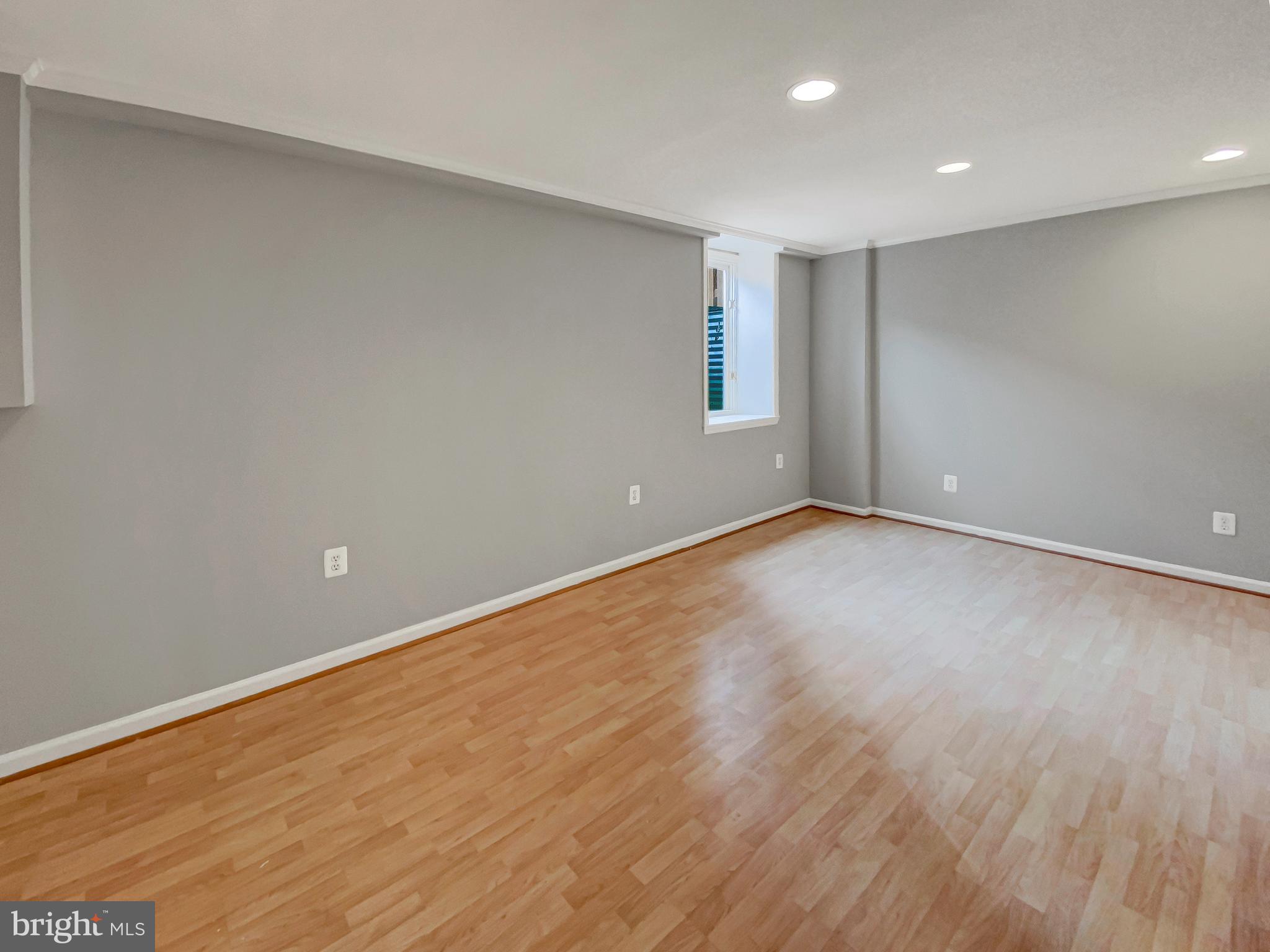 GUNNERS LAKE VILLAGE - Residential