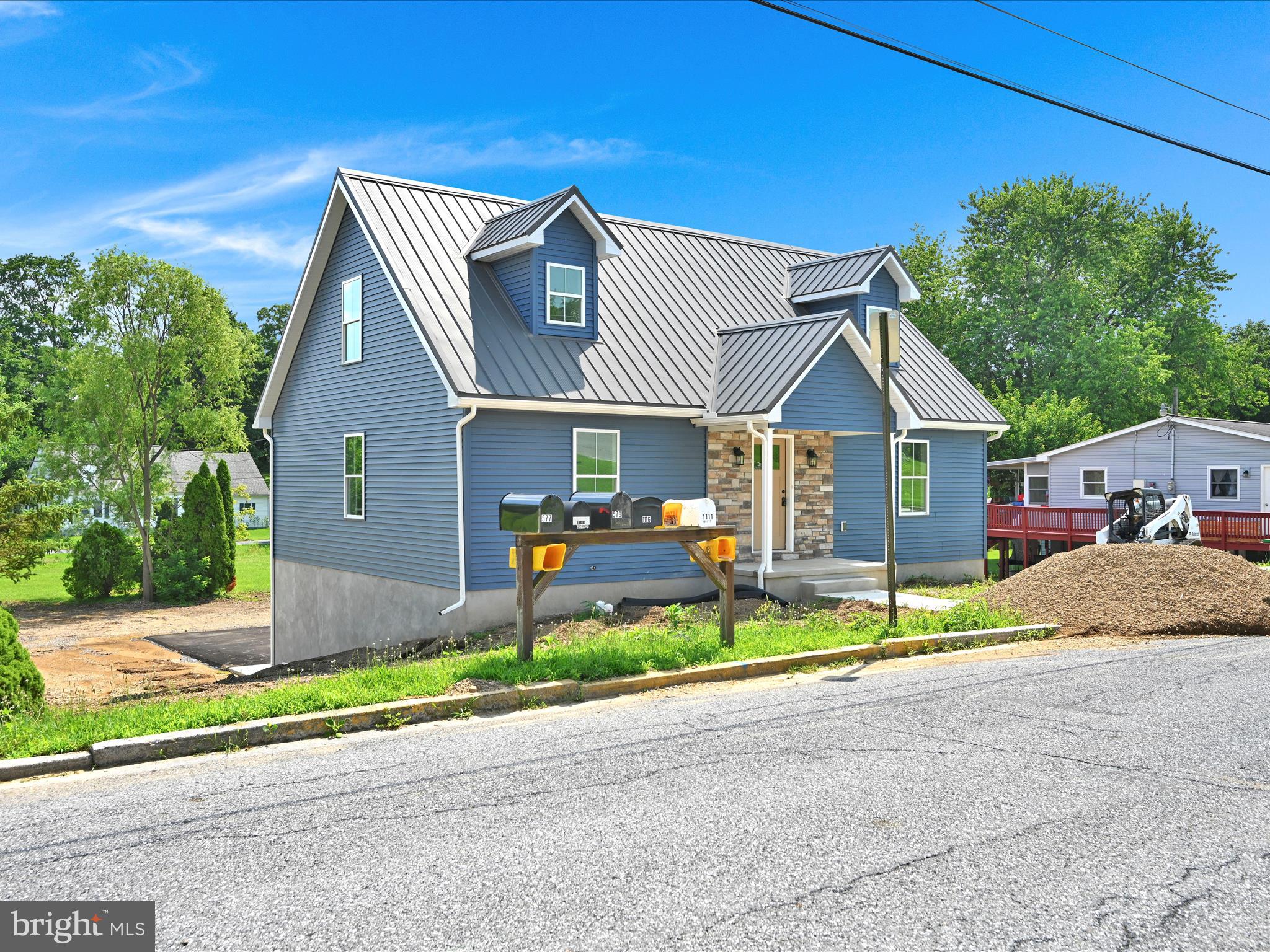 590 REINOEHL STREET