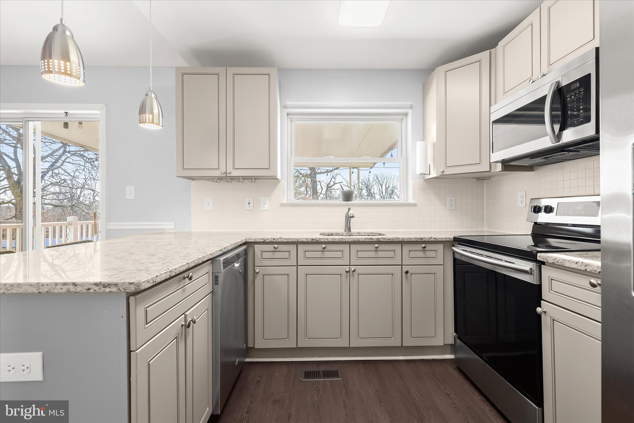 CASTLEMILL - Residential