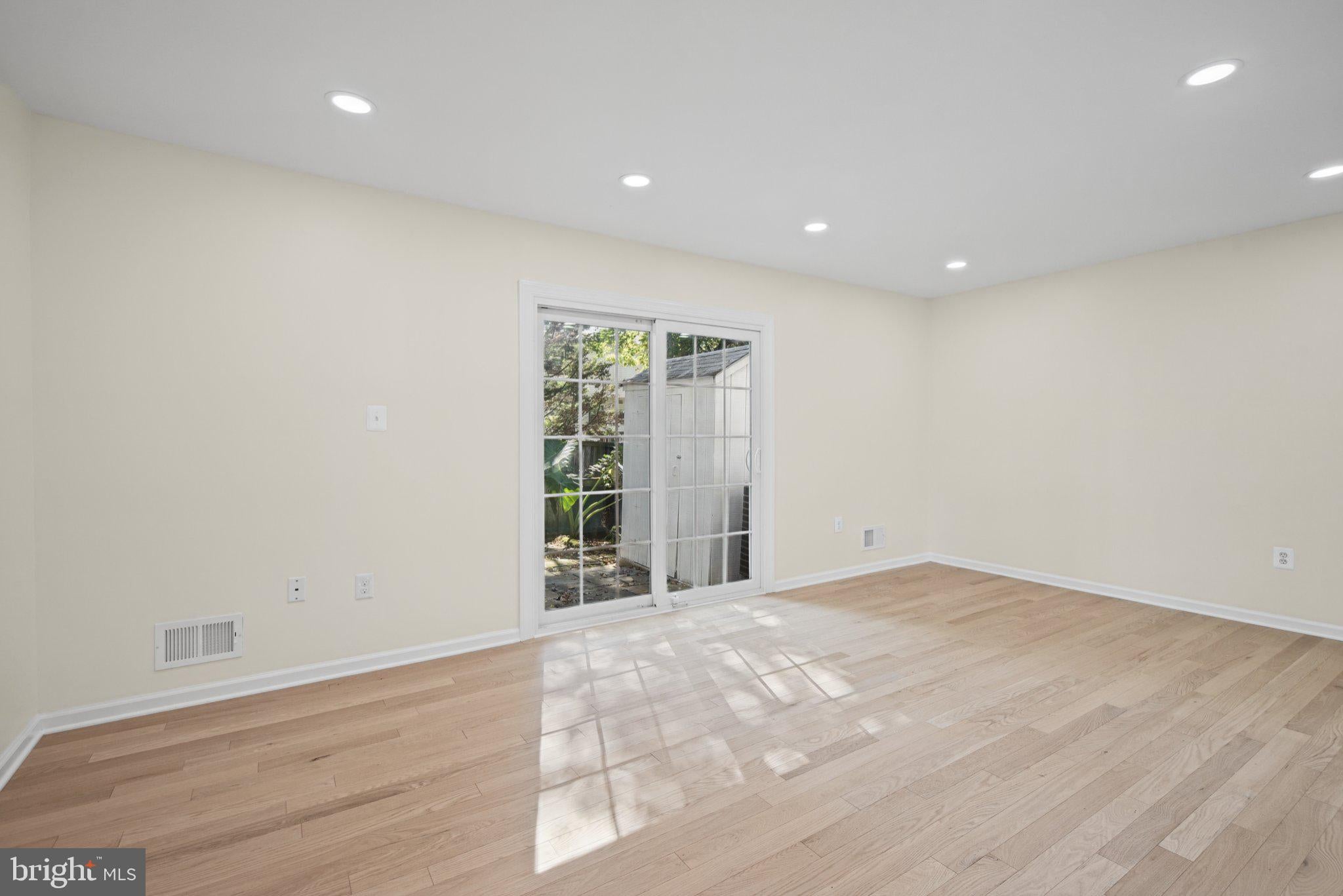 40 HIBISCUS COURT 14-10