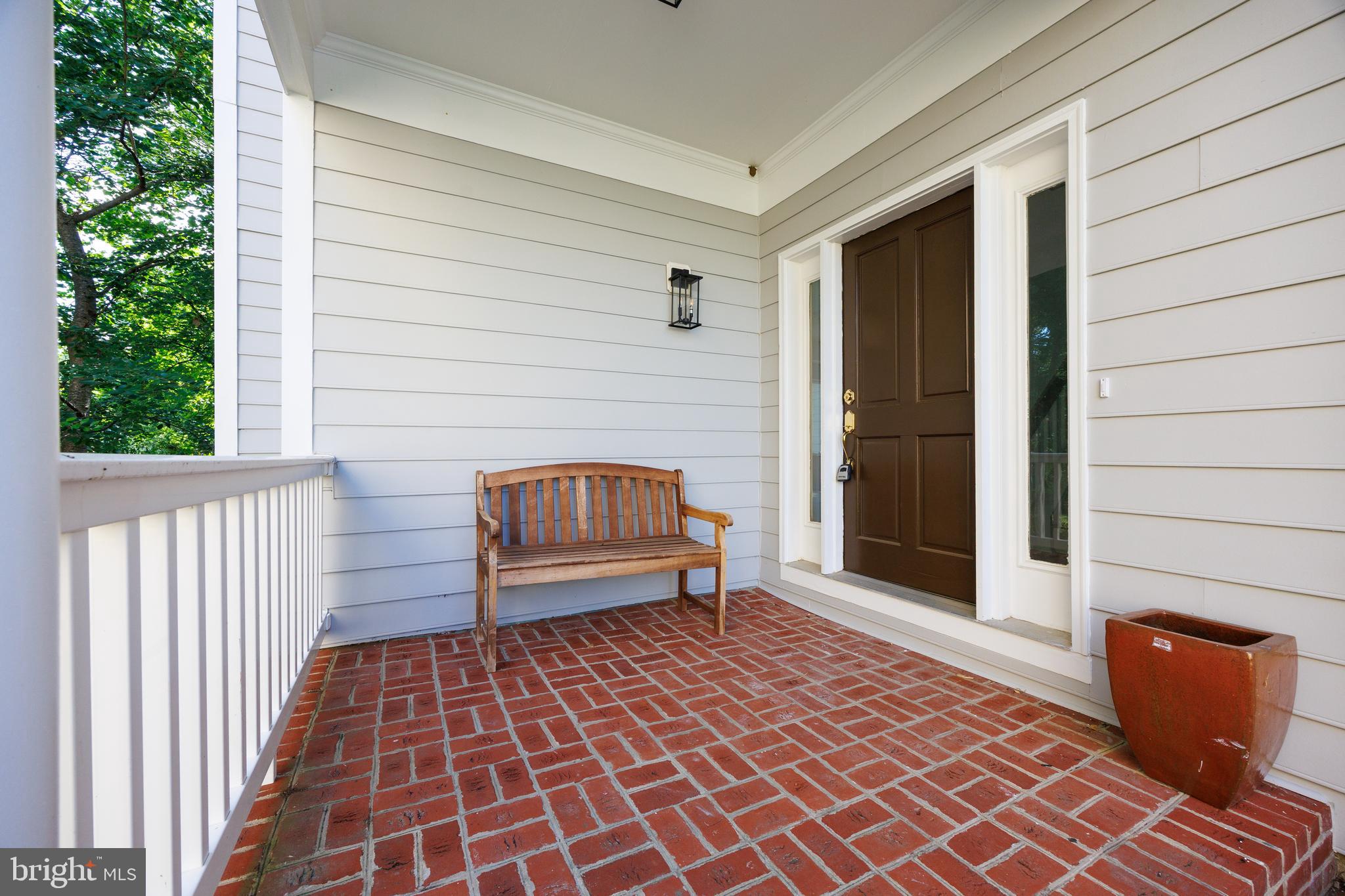 221 SPRING RACE COURT