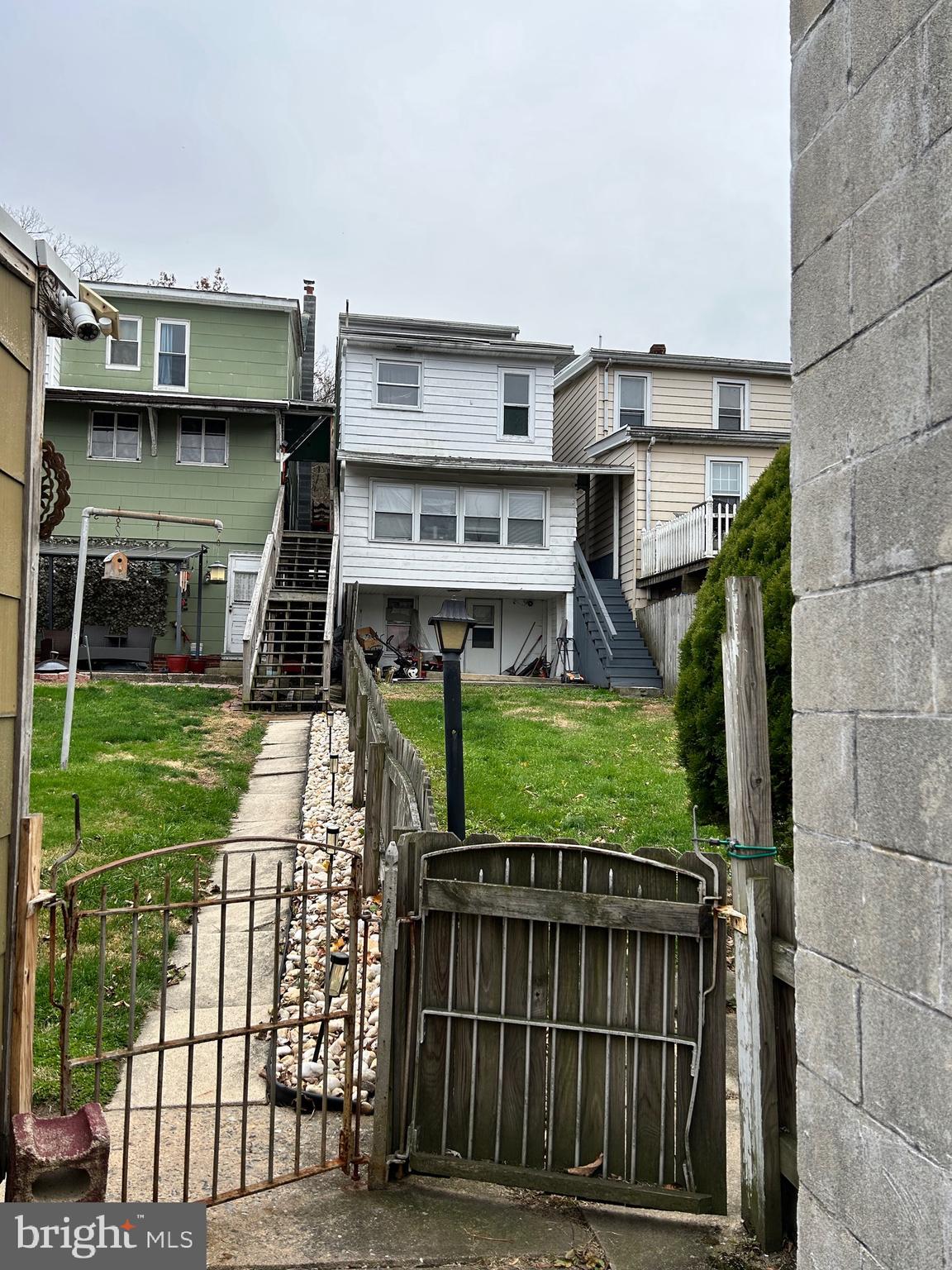 EAST END - Residential