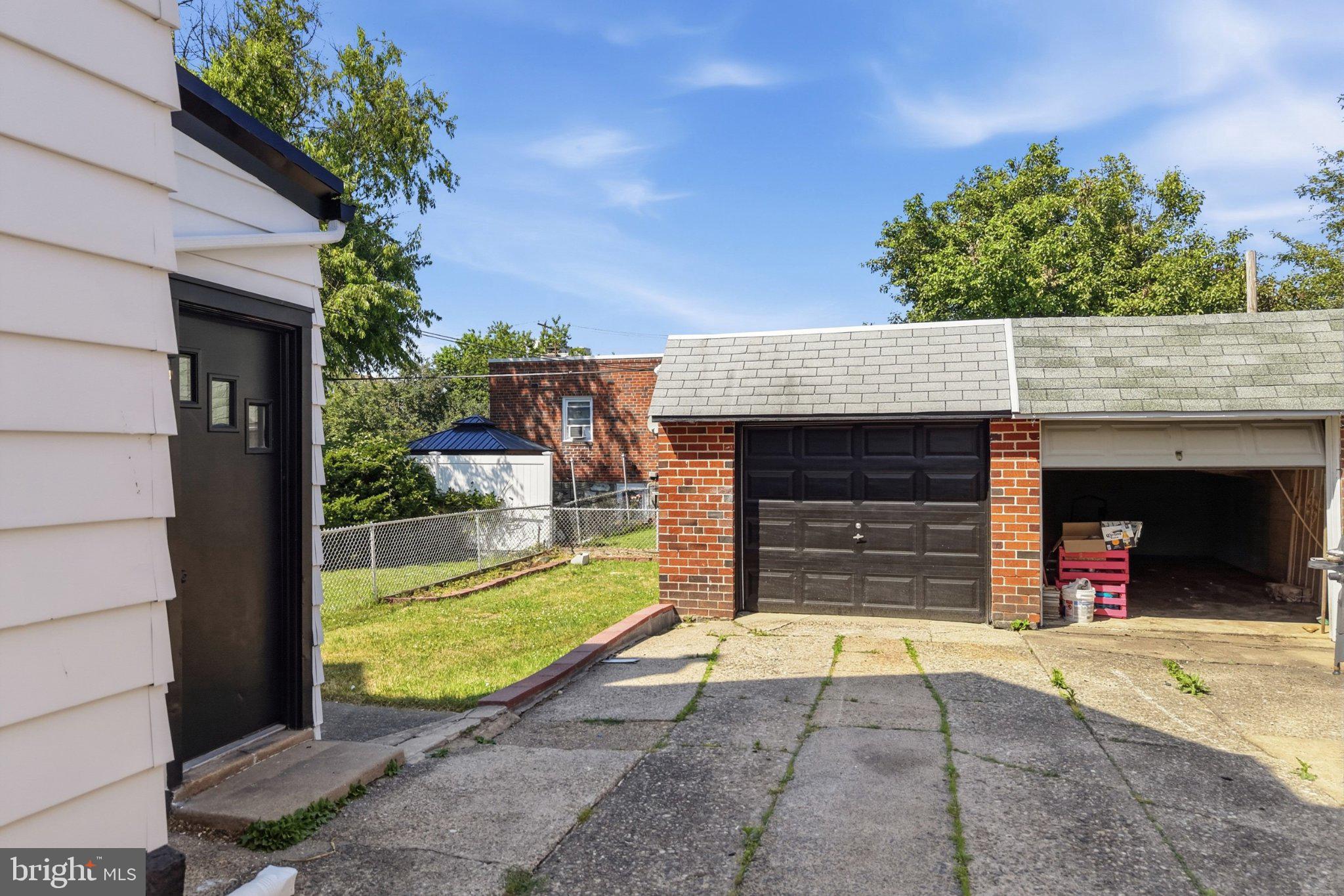 917 OAKMONT STREET