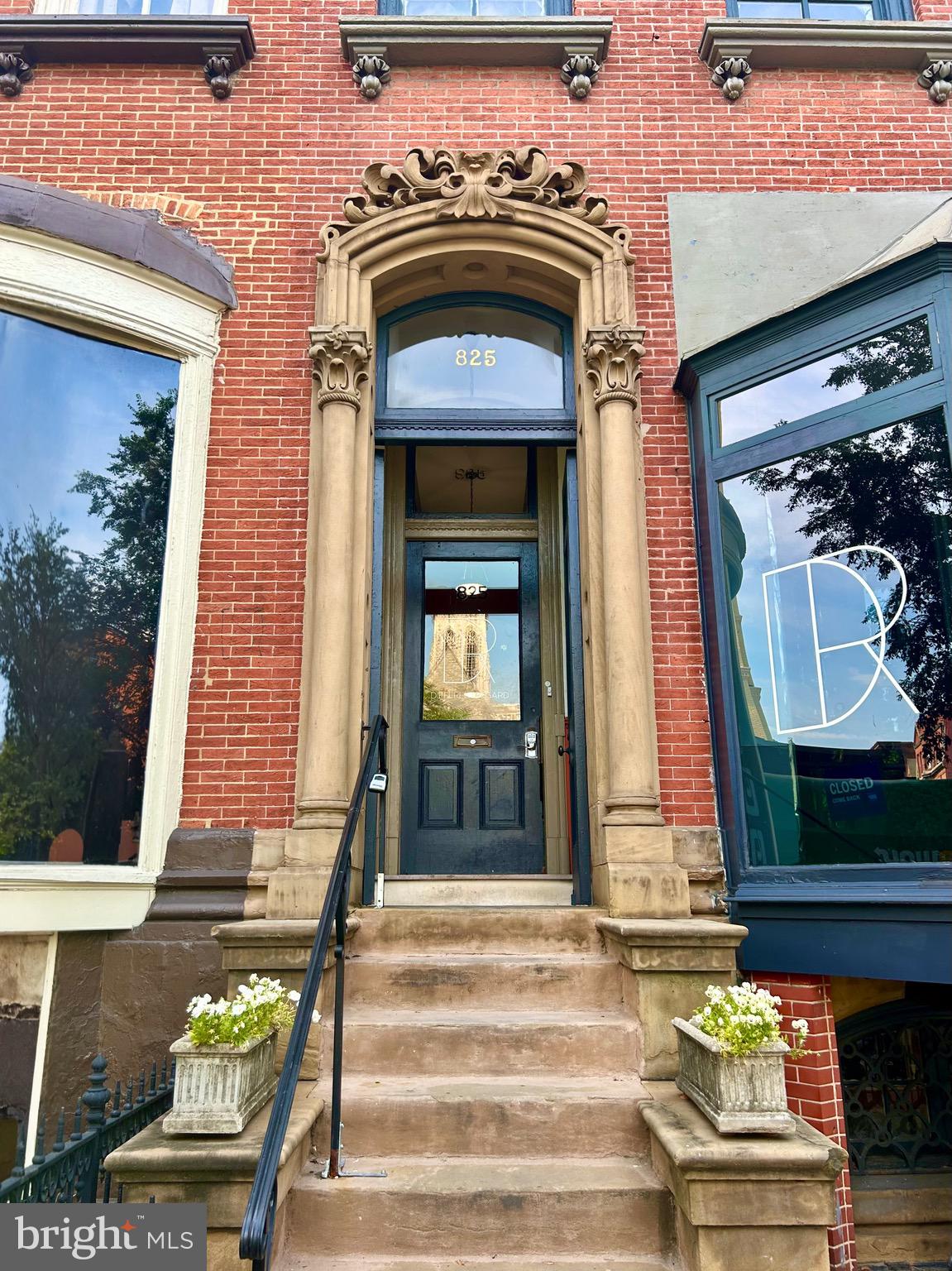 825 N CHARLES STREET