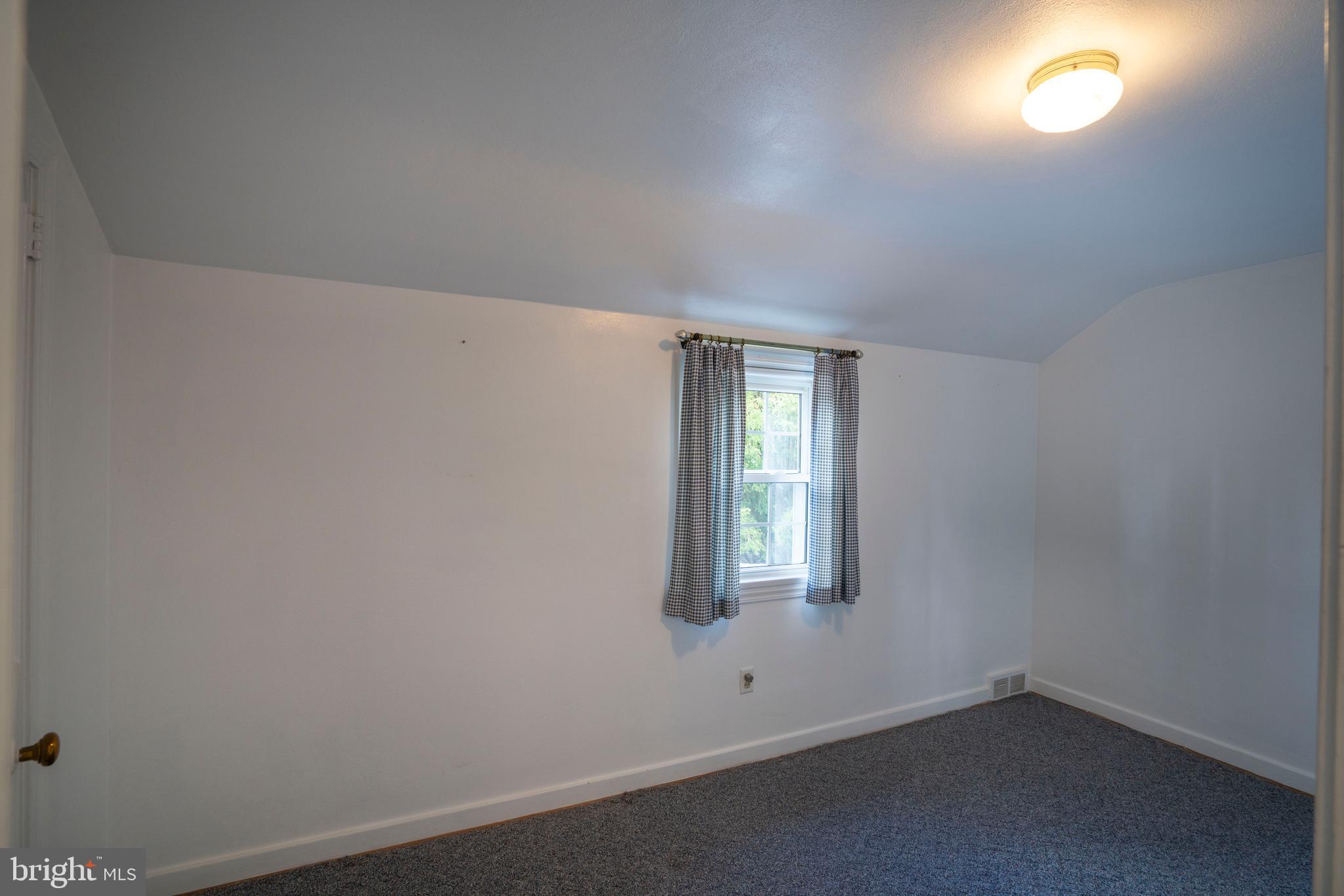 COLLEGE HEIGHTS - Residential