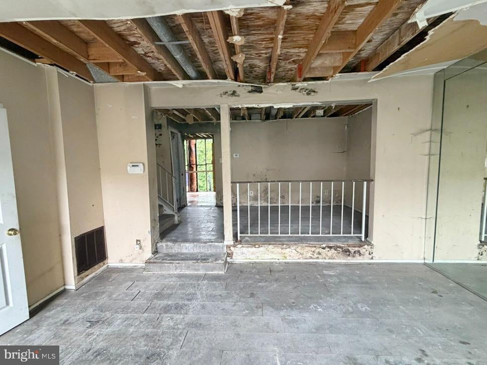 2039 WINTERGREEN PLACE