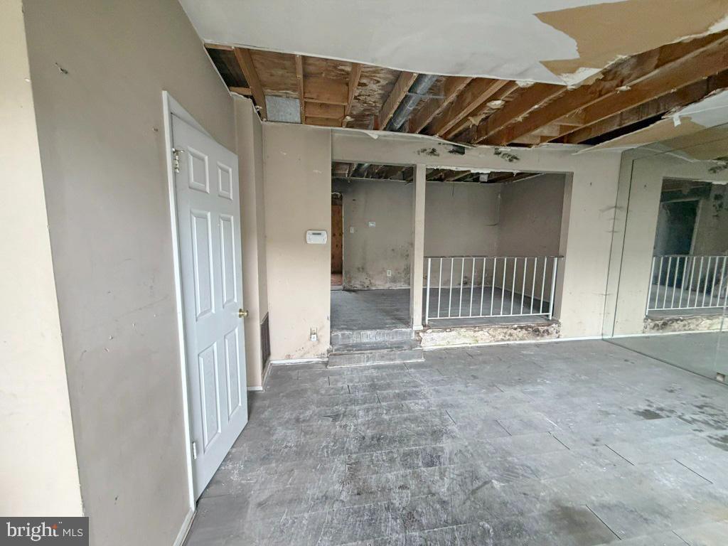 2039 WINTERGREEN PLACE
