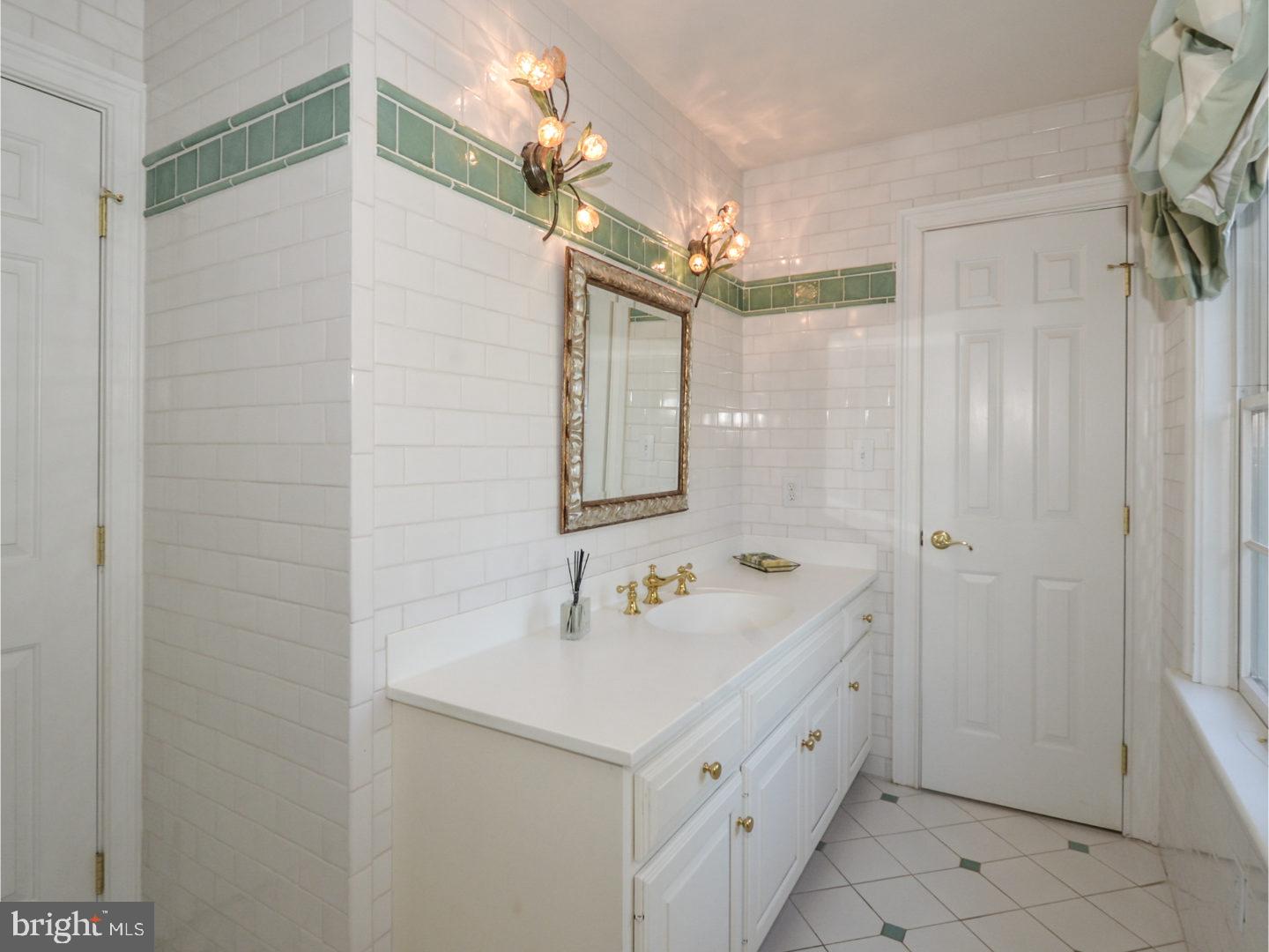 BLUE BELL GLENN - Residential