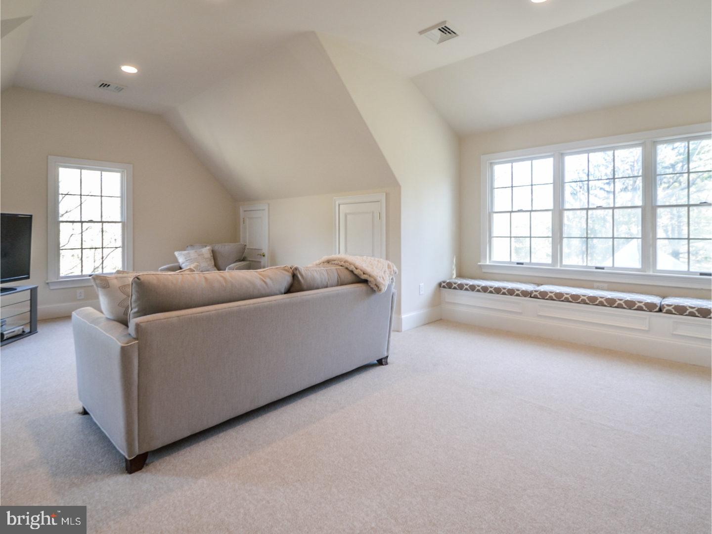 BLUE BELL GLENN - Residential