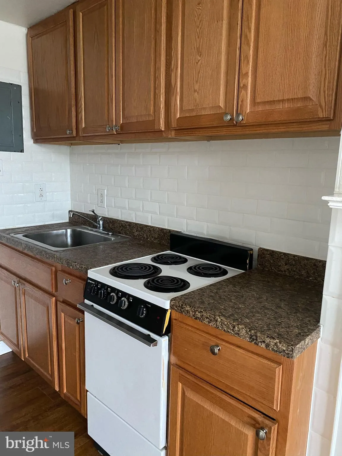 Bryn Mawr, Pennsylvania 19010, United States, 1 Bedroom Bedrooms, ,1 BathroomBathrooms,Residential,Pending,2962