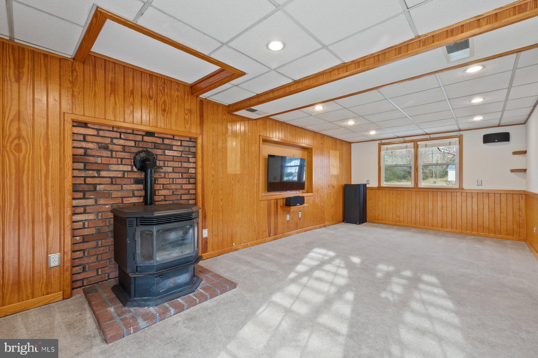 CAVALIER COUNTRY - Residential Lease