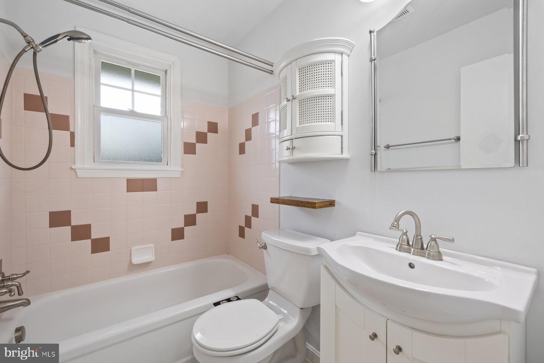 CAVALIER COUNTRY - Residential Lease