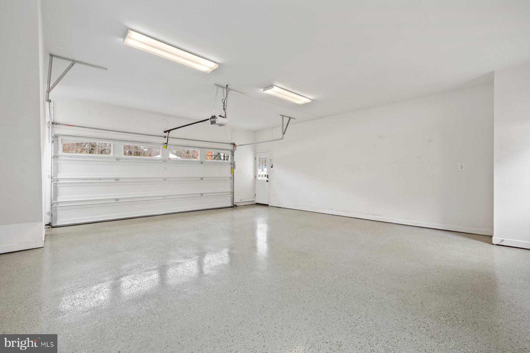 CAVALIER COUNTRY - Residential Lease