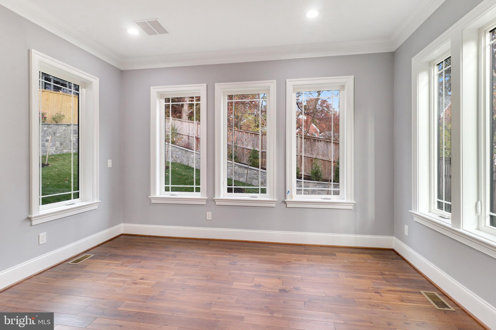 OAKCREST - Residential