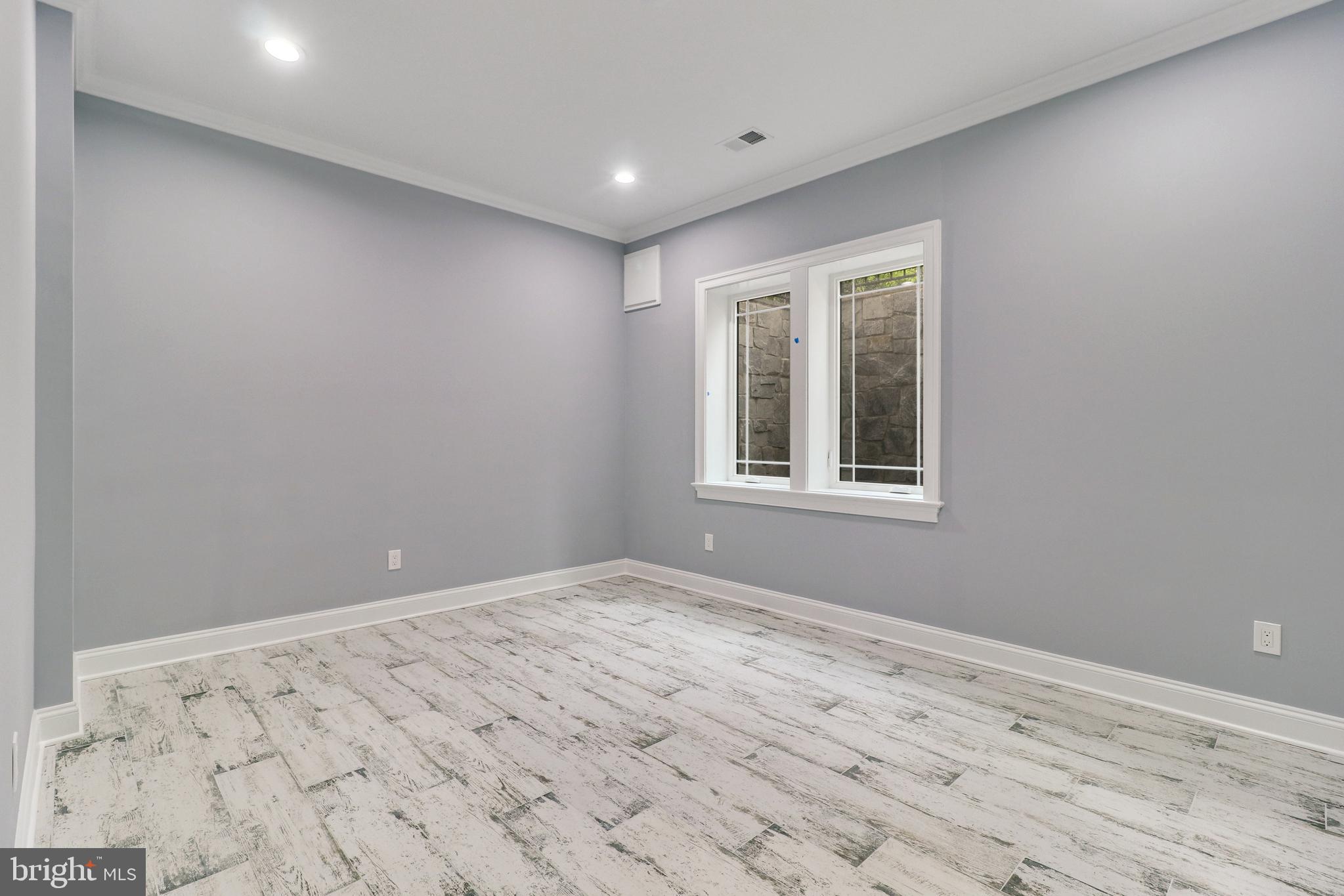 OAKCREST - Residential