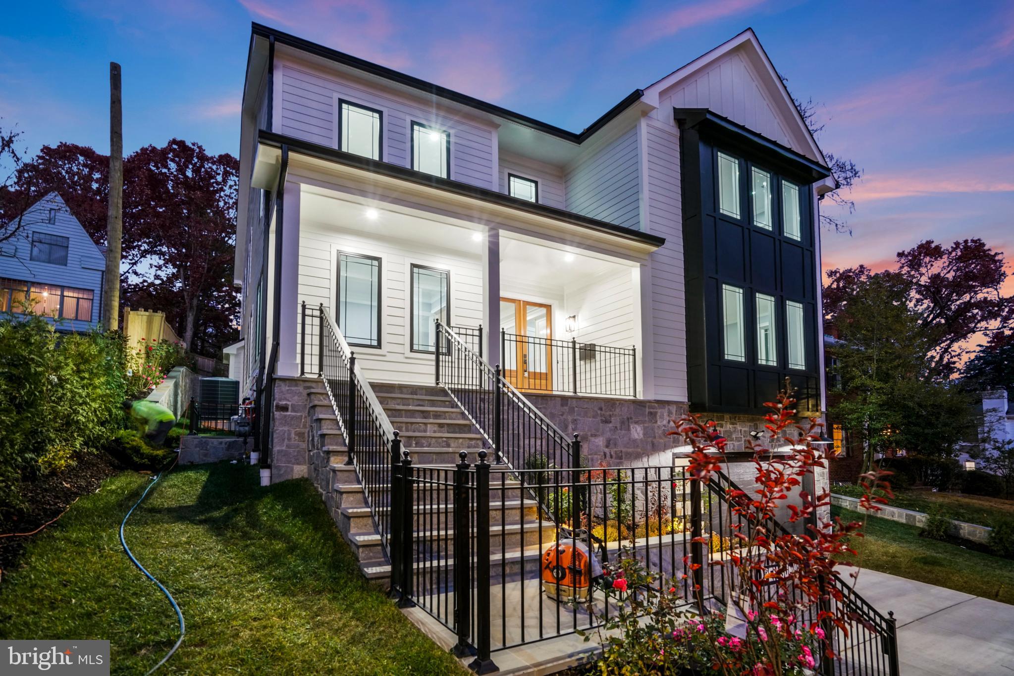 OAKCREST - Residential