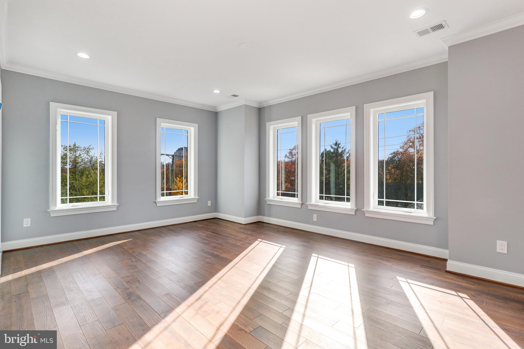 OAKCREST - Residential