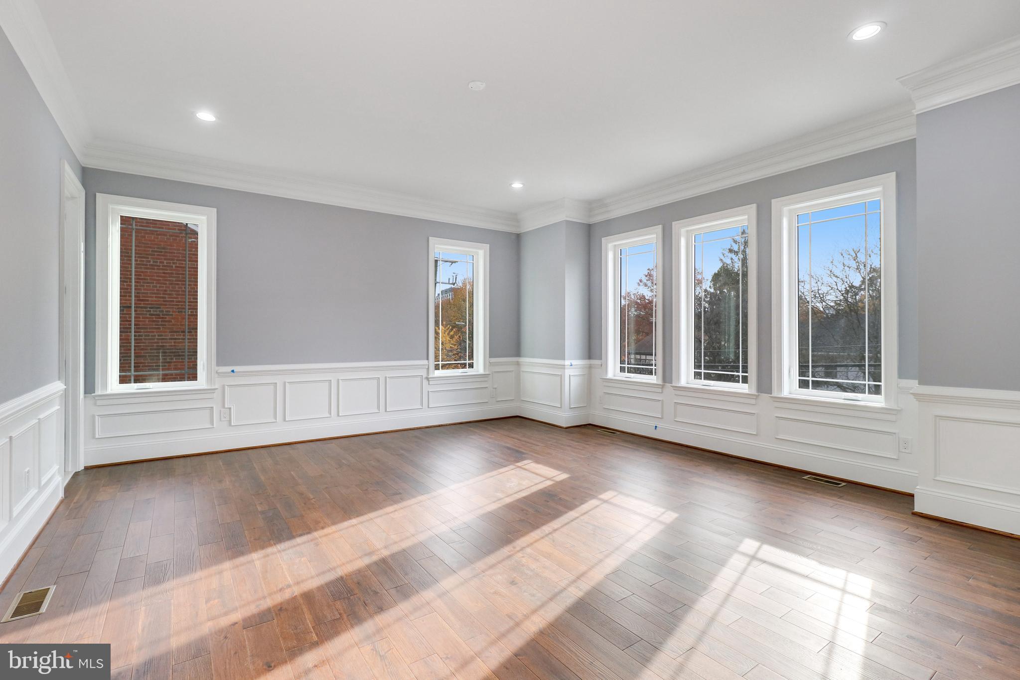 OAKCREST - Residential