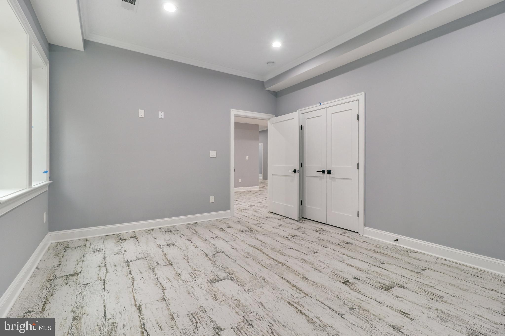 OAKCREST - Residential