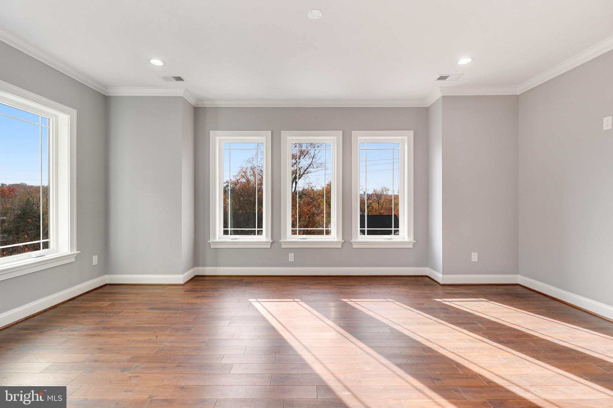 OAKCREST - Residential