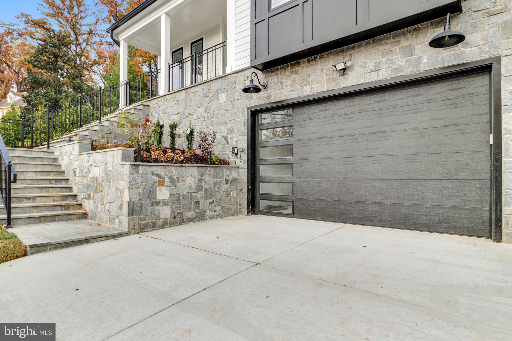 OAKCREST - Residential