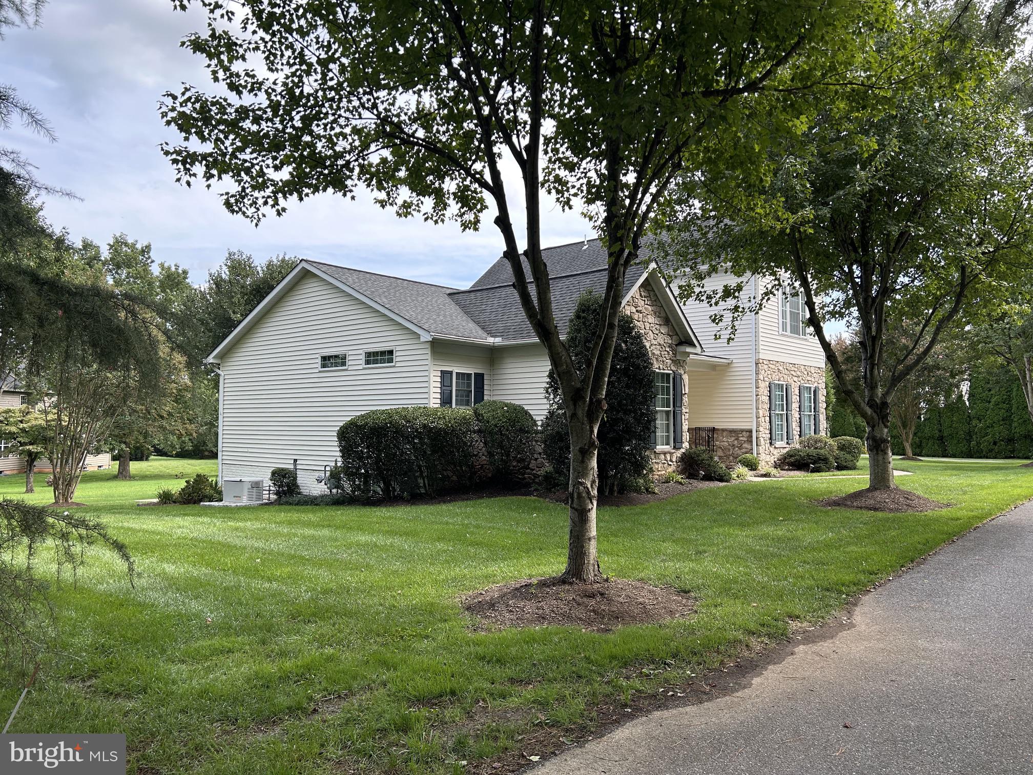 10804 ROBIN LYNN DRIVE