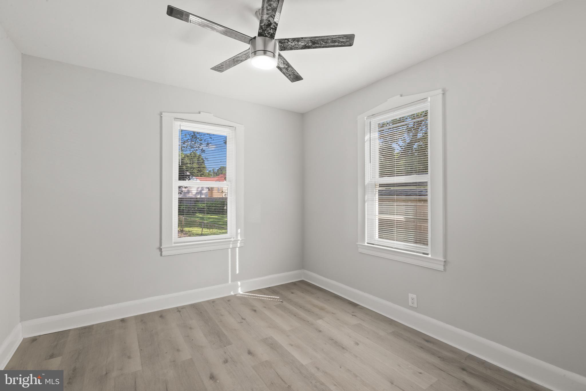 BROAD ACRES - Residential