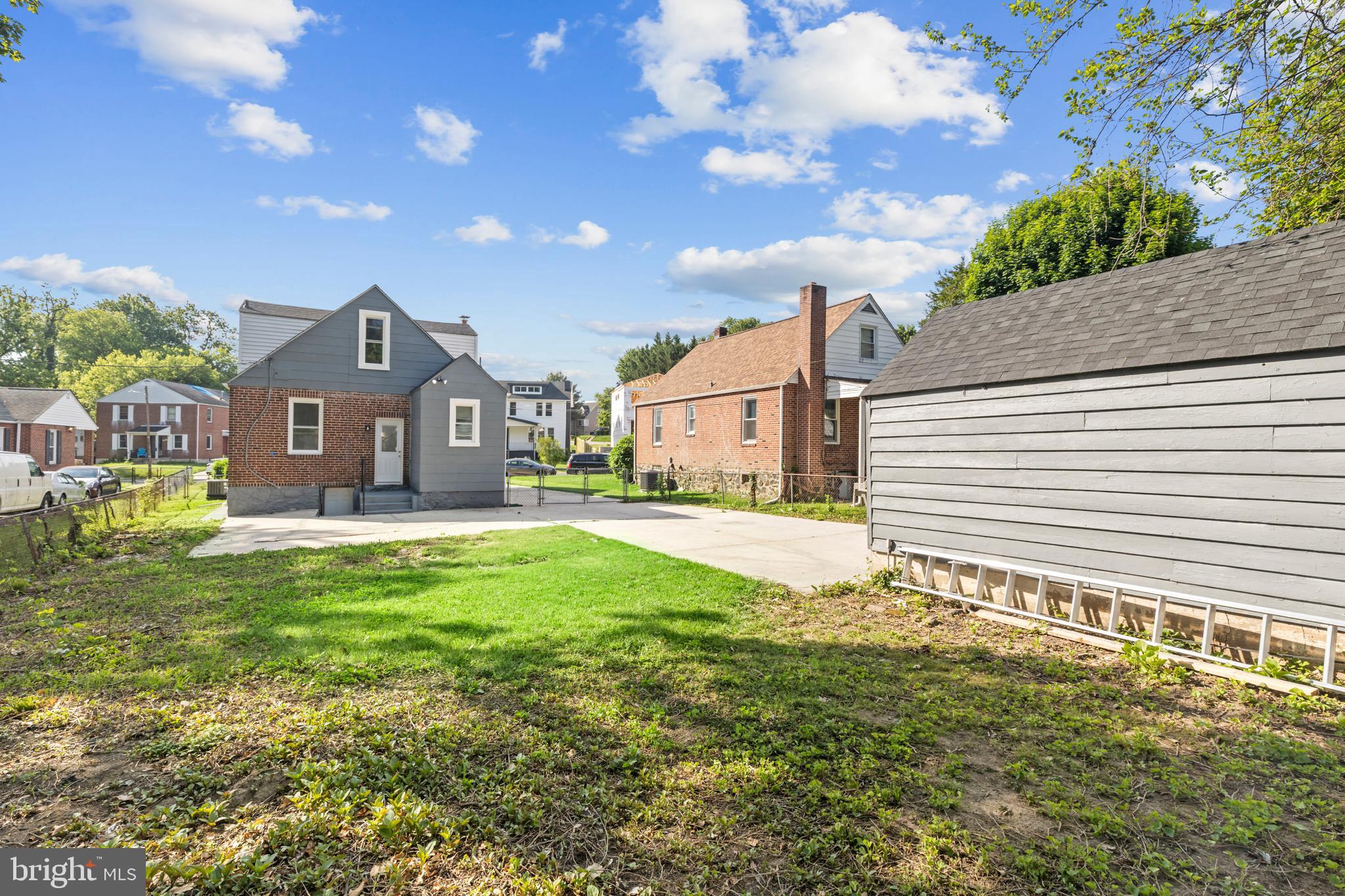 BROAD ACRES - Residential
