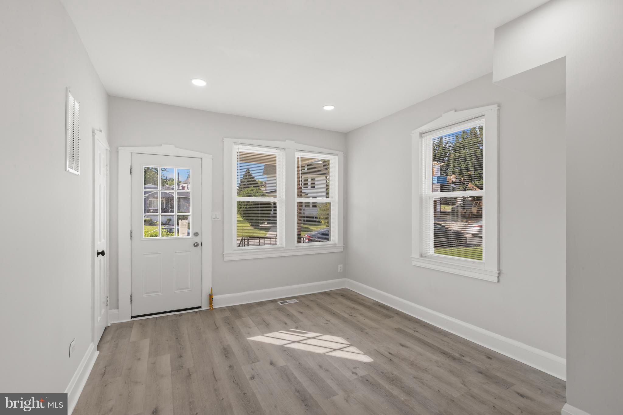 BROAD ACRES - Residential
