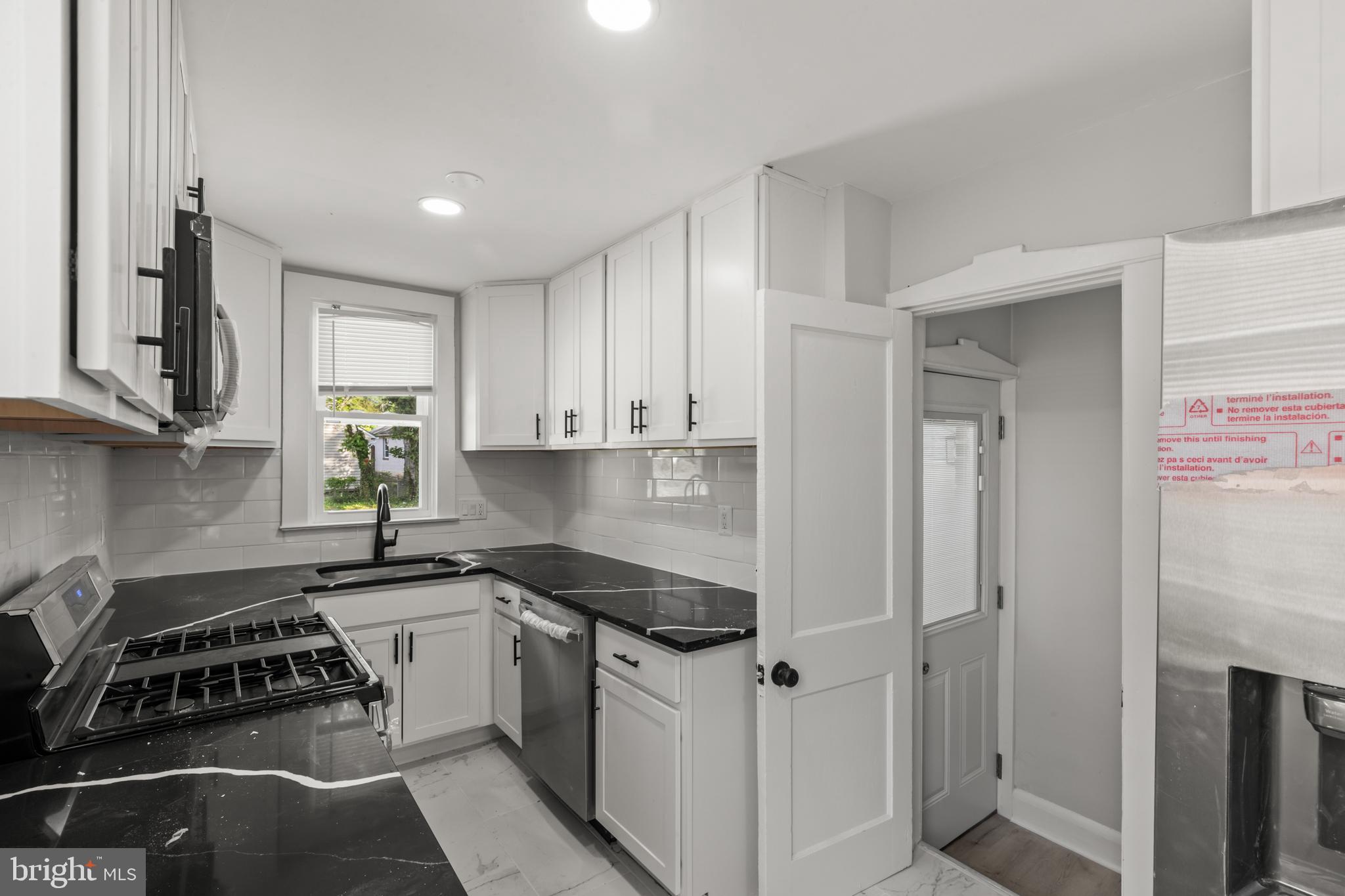 BROAD ACRES - Residential