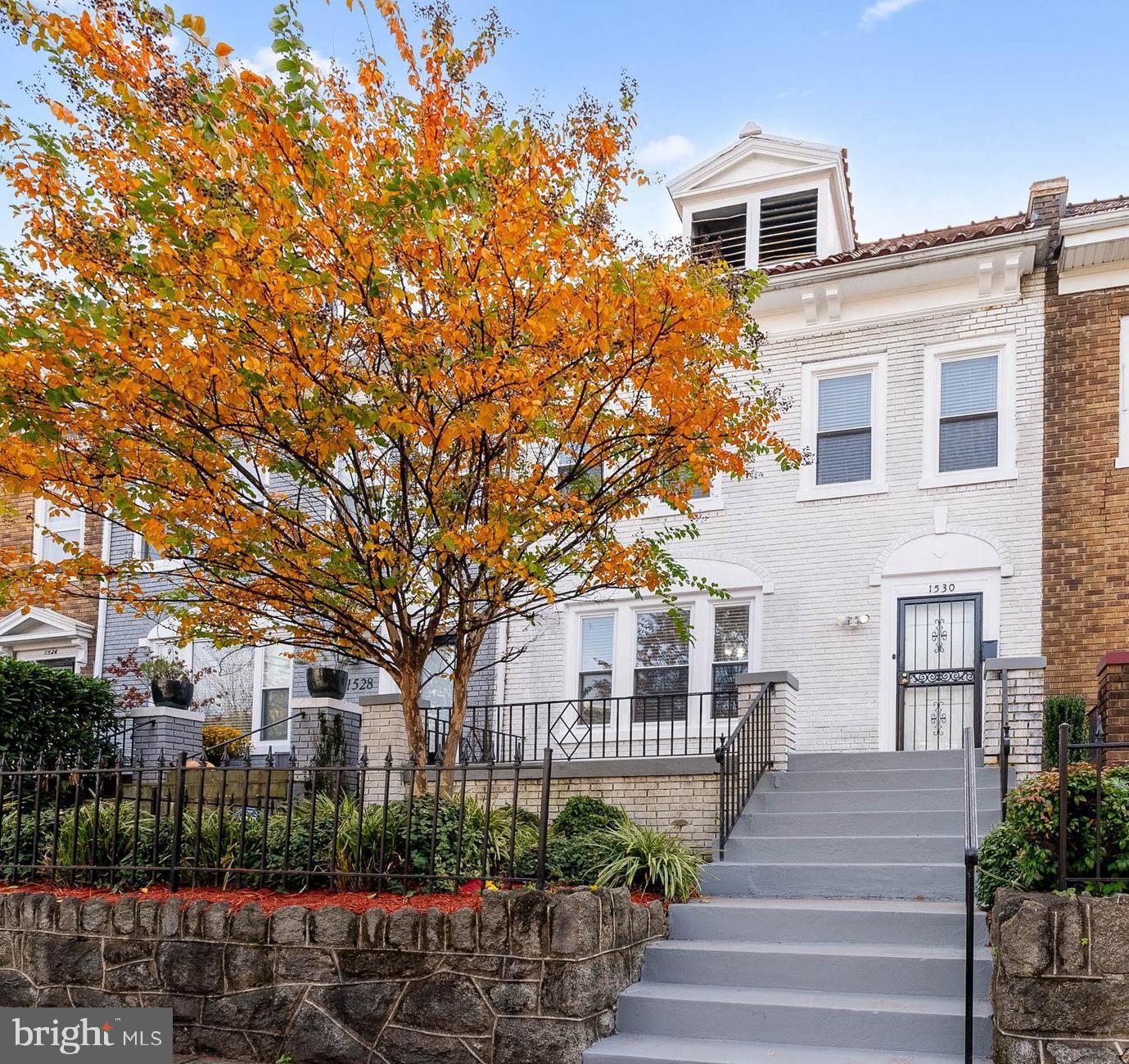 1530 SPRING PLACE NW