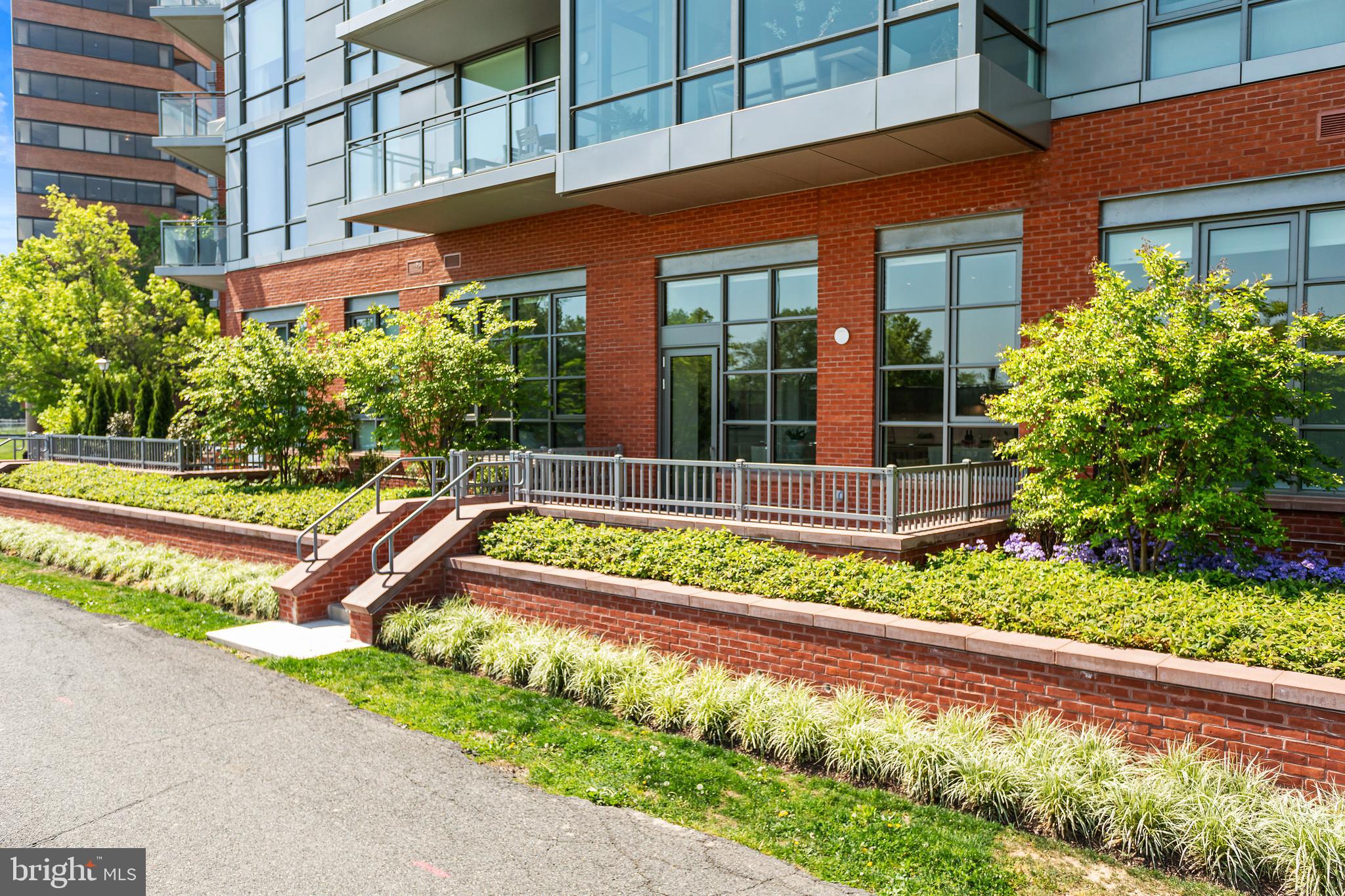 OLD TOWN ALEXANDRIA - Residential