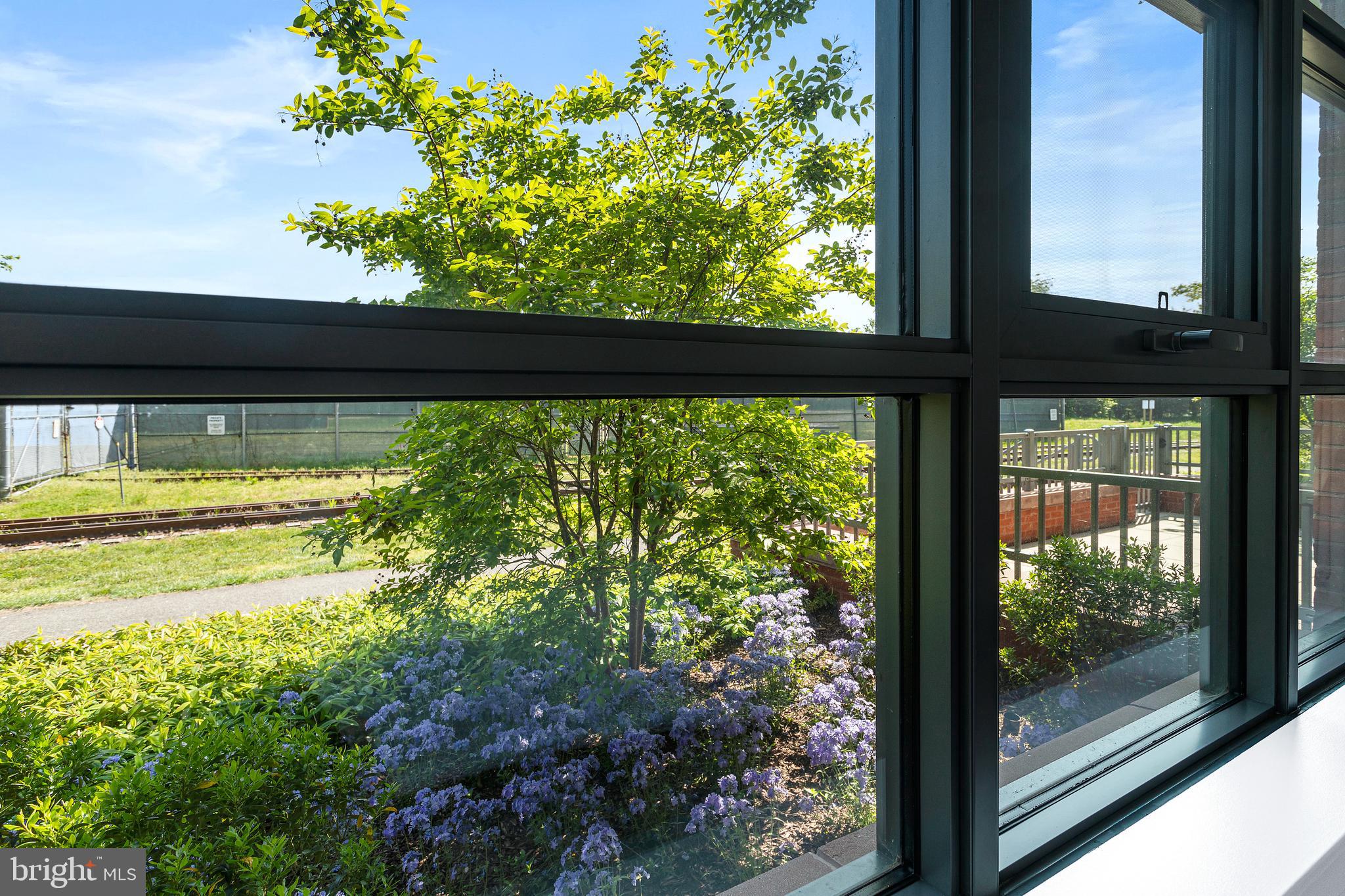 OLD TOWN ALEXANDRIA - Residential