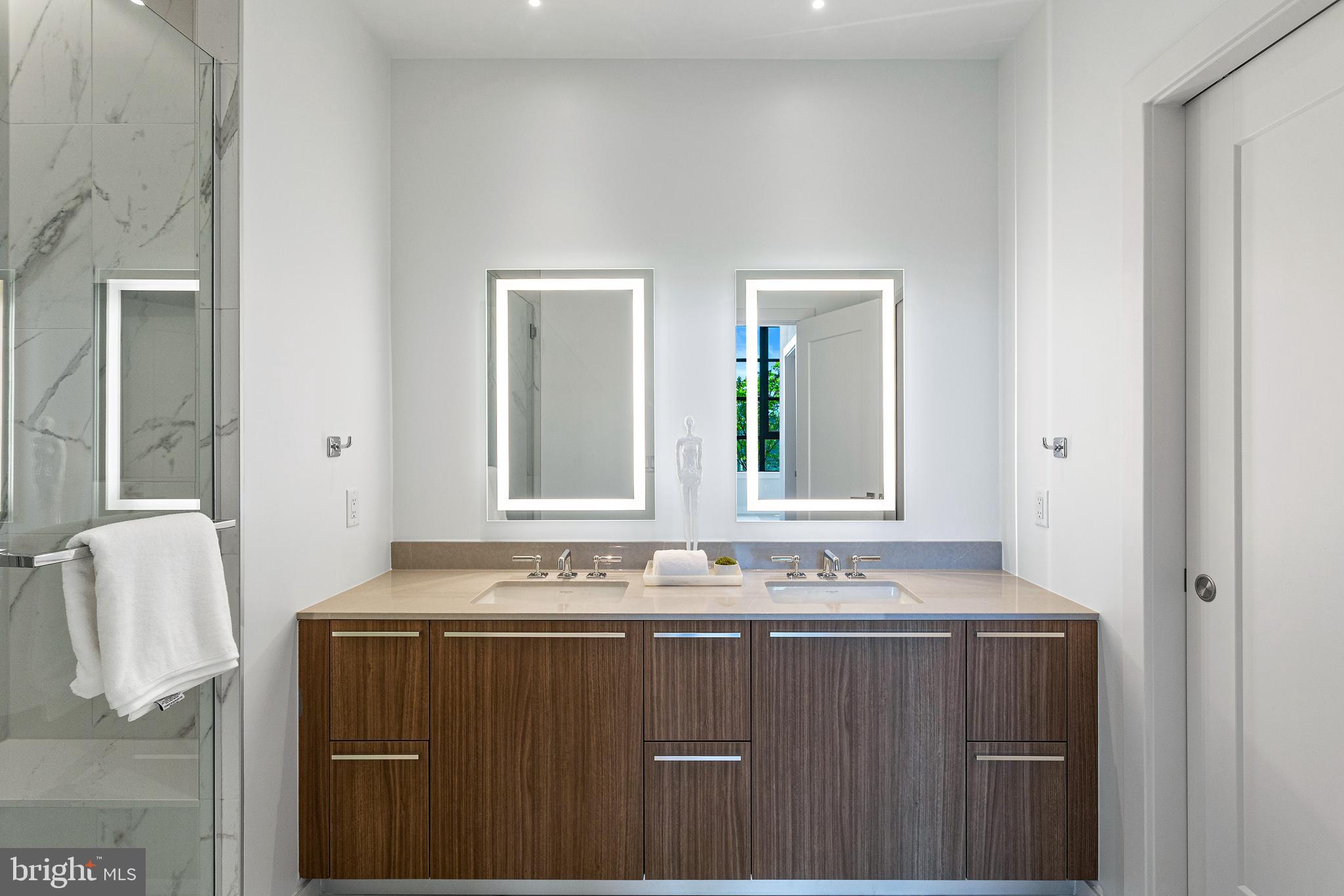 OLD TOWN ALEXANDRIA - Residential