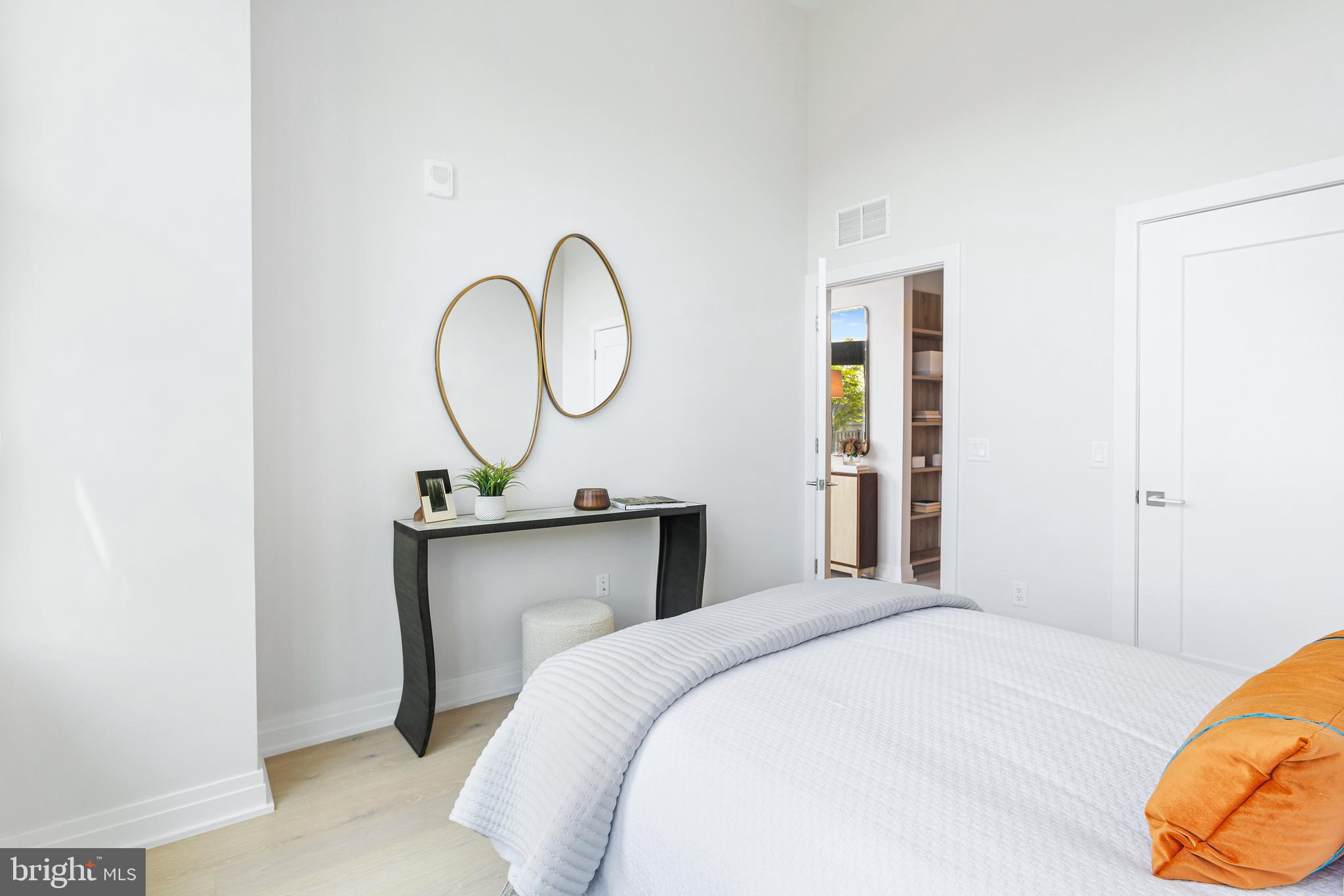 OLD TOWN ALEXANDRIA - Residential