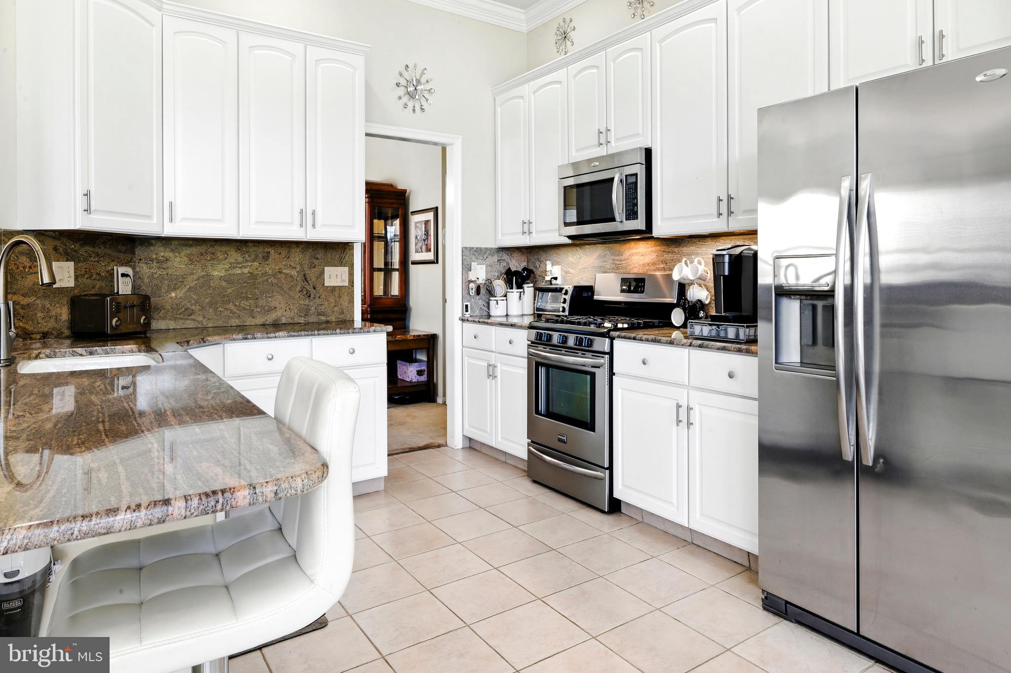 5 GREENFIELDS DRIVE