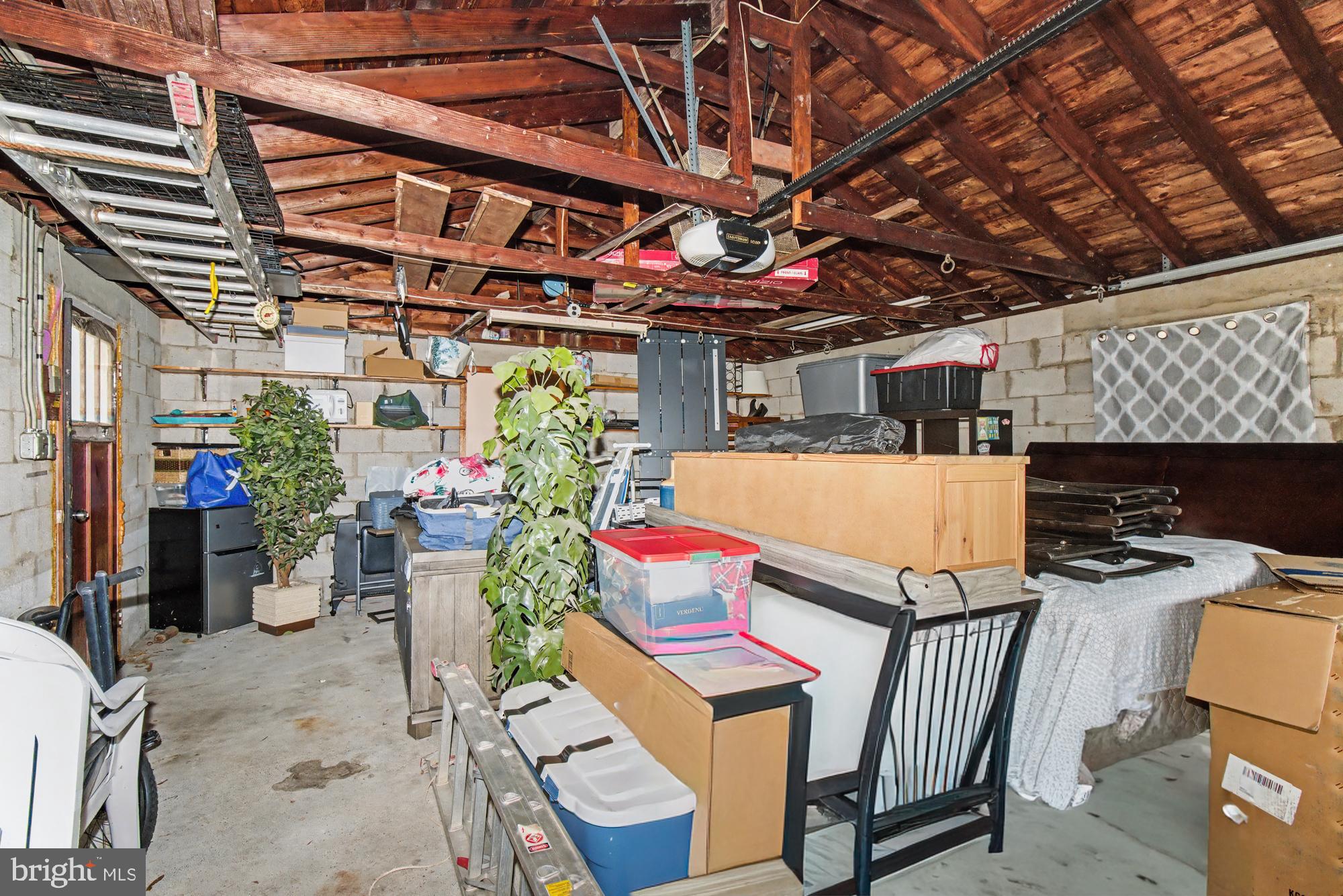 LONG BEACH ESTATES - Residential