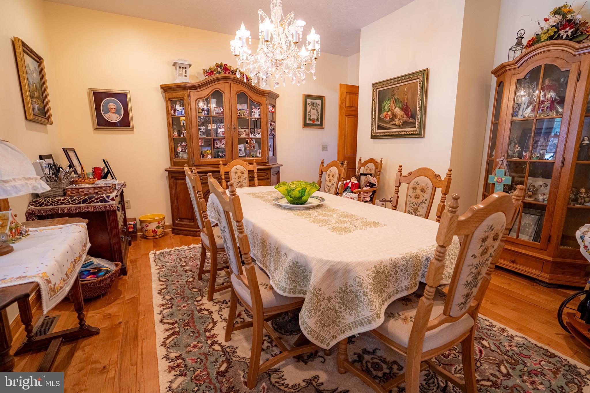 OLD MILL MANOR - Residential