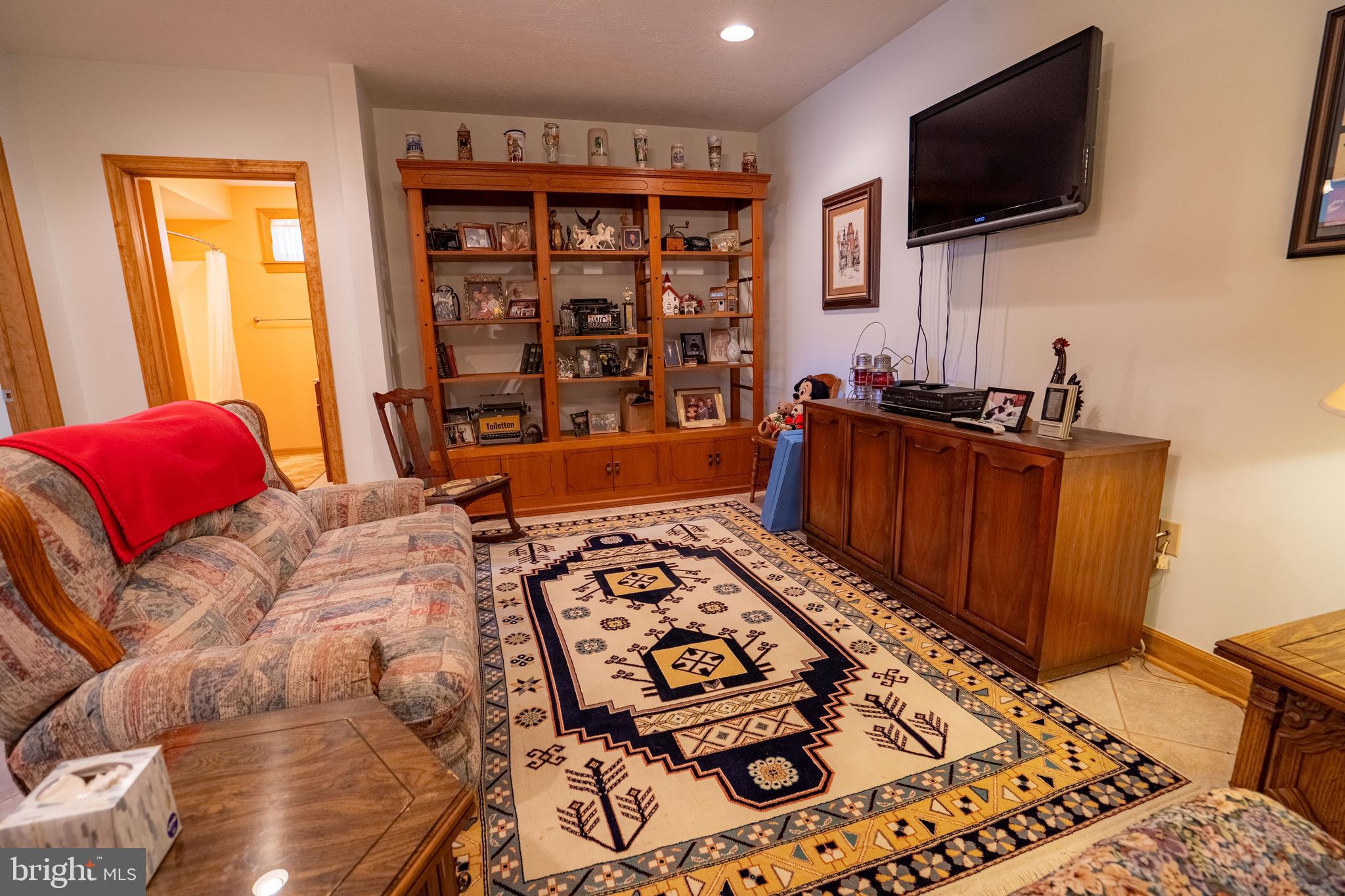 OLD MILL MANOR - Residential