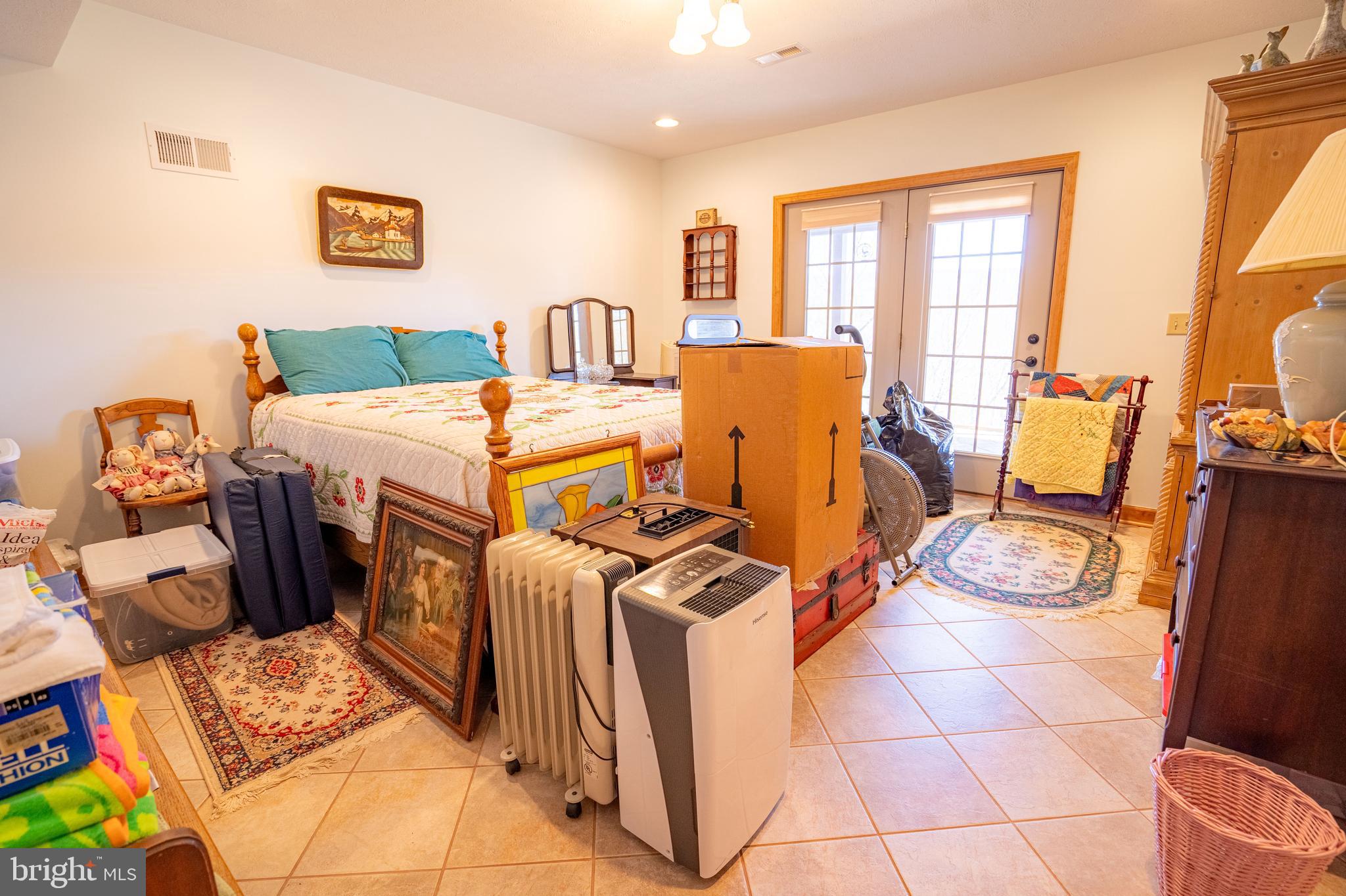 OLD MILL MANOR - Residential