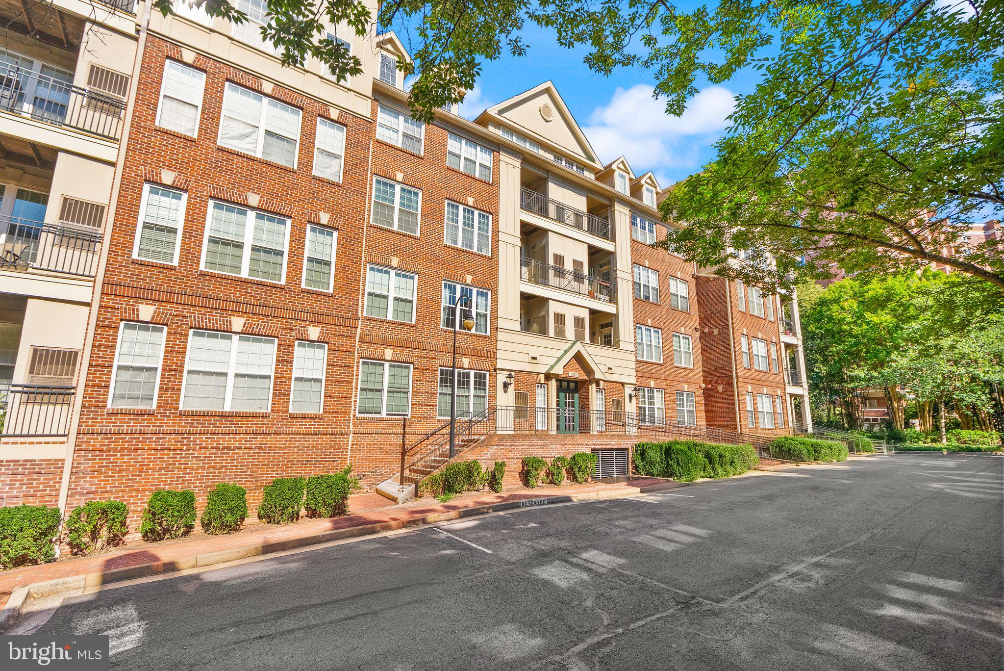 1321 N ADAMS COURT 201