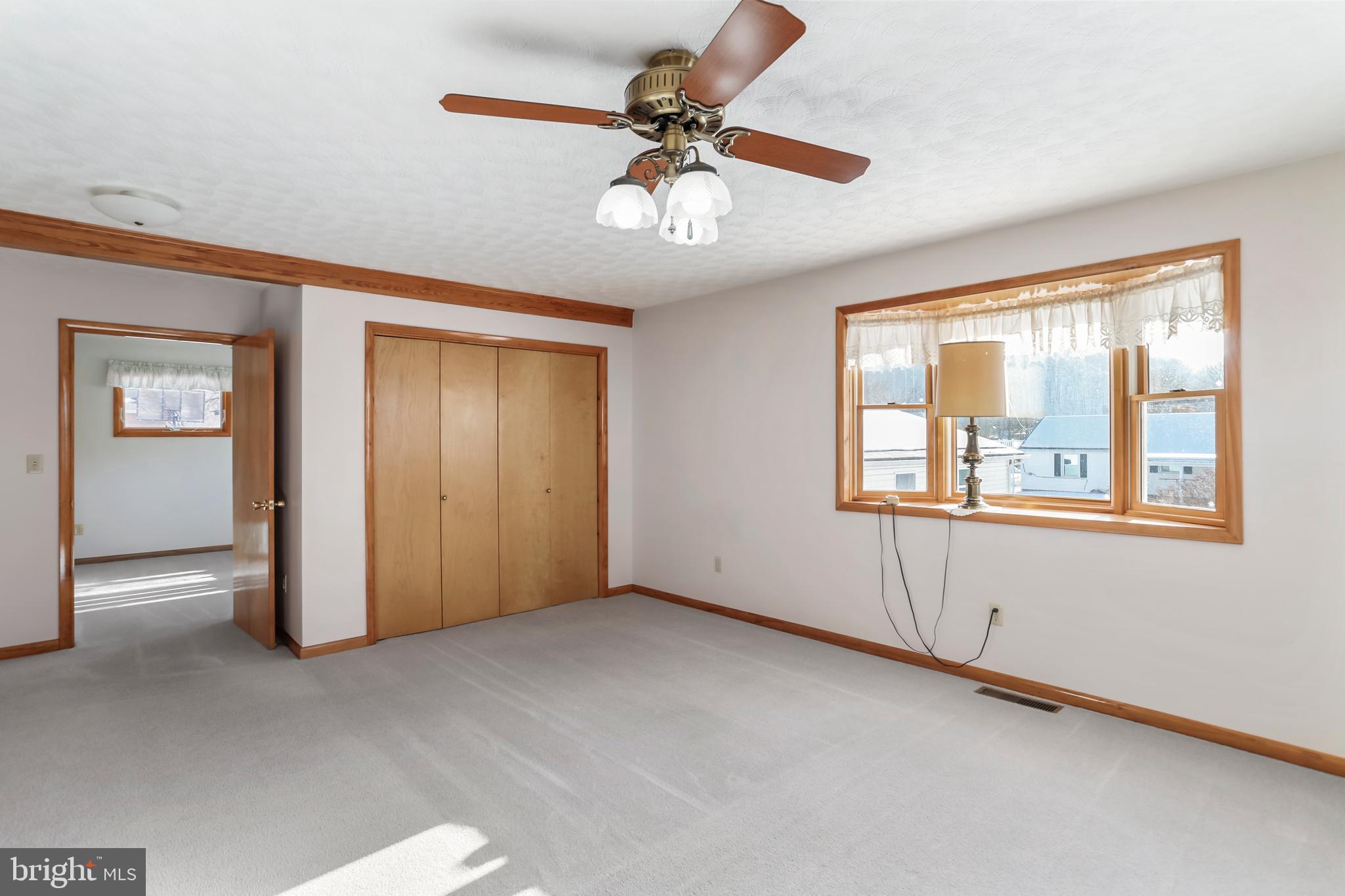 LUDWICK AIRPORT - Residential