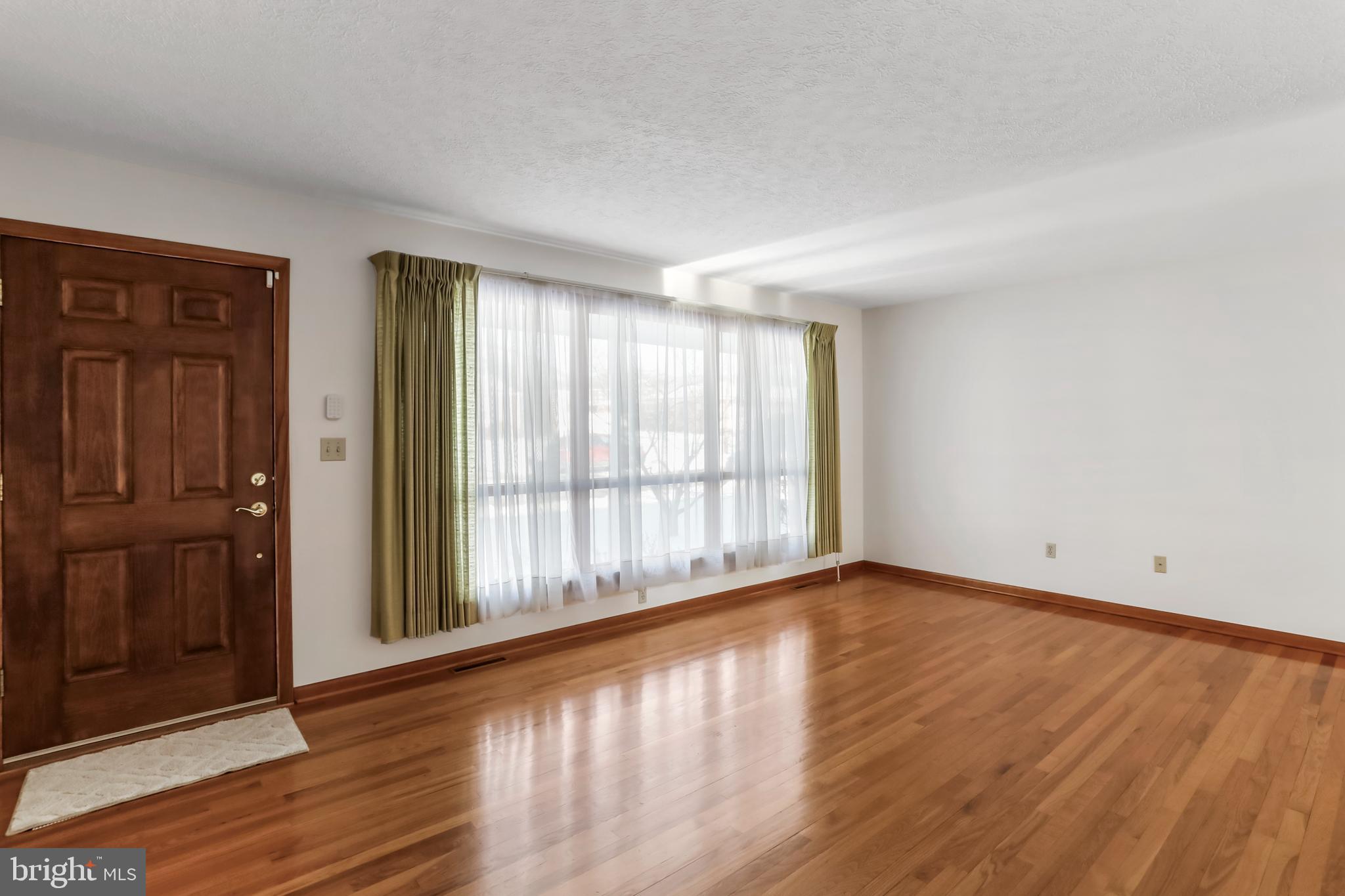 LUDWICK AIRPORT - Residential