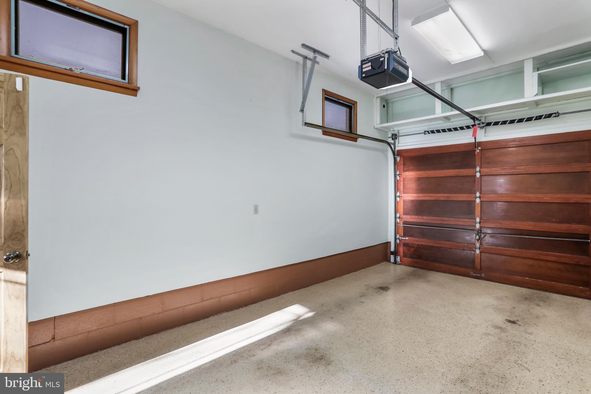 LUDWICK AIRPORT - Residential