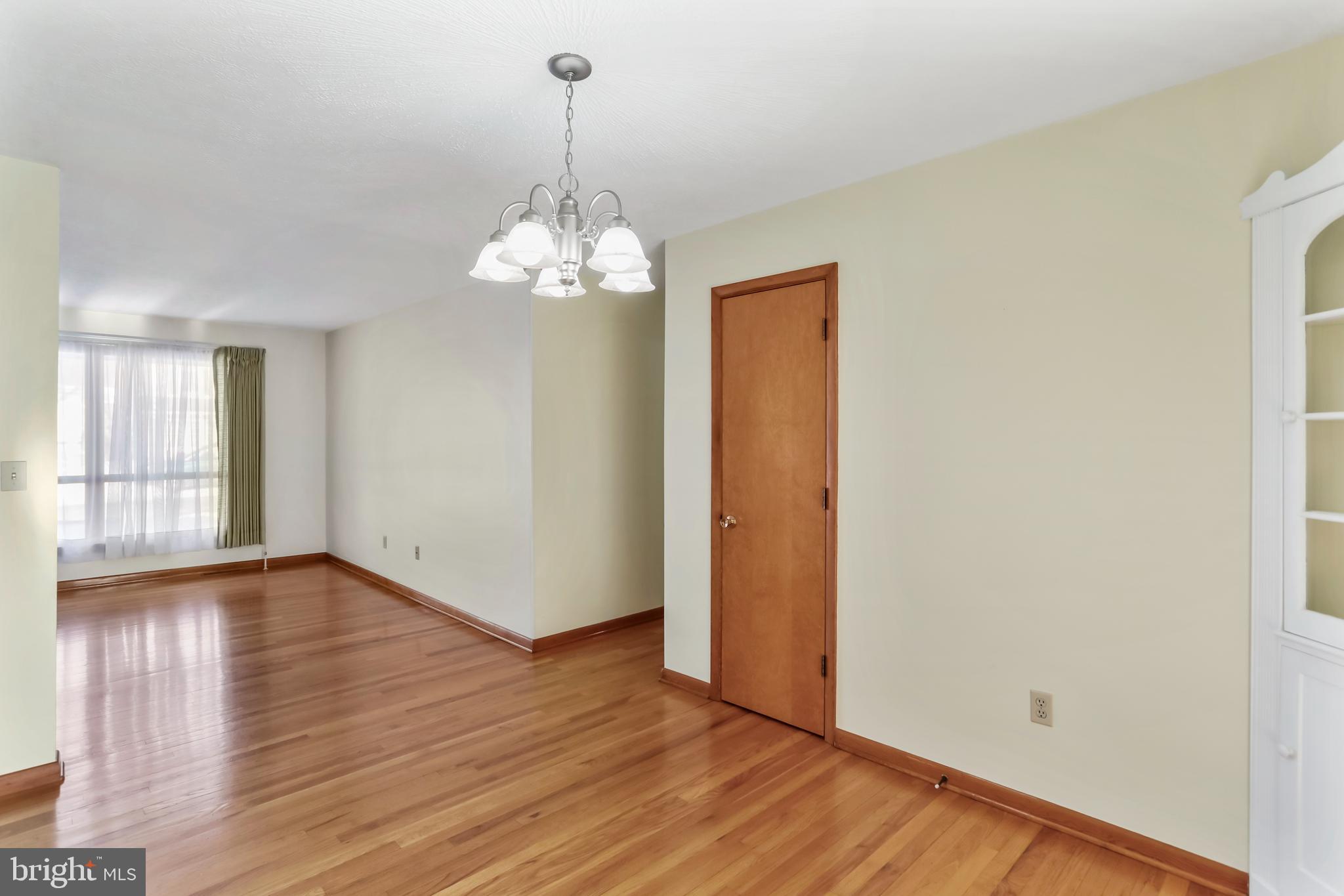 LUDWICK AIRPORT - Residential