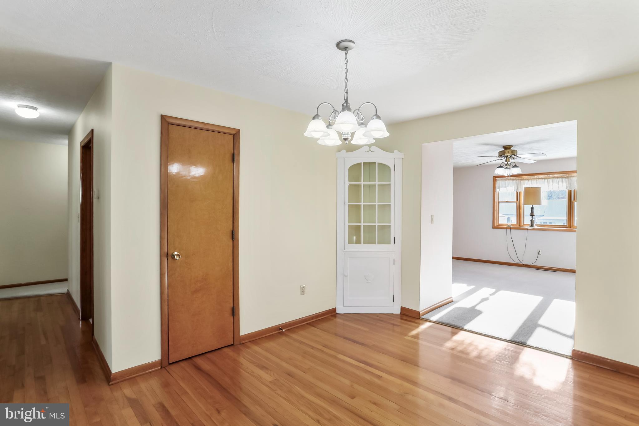 LUDWICK AIRPORT - Residential