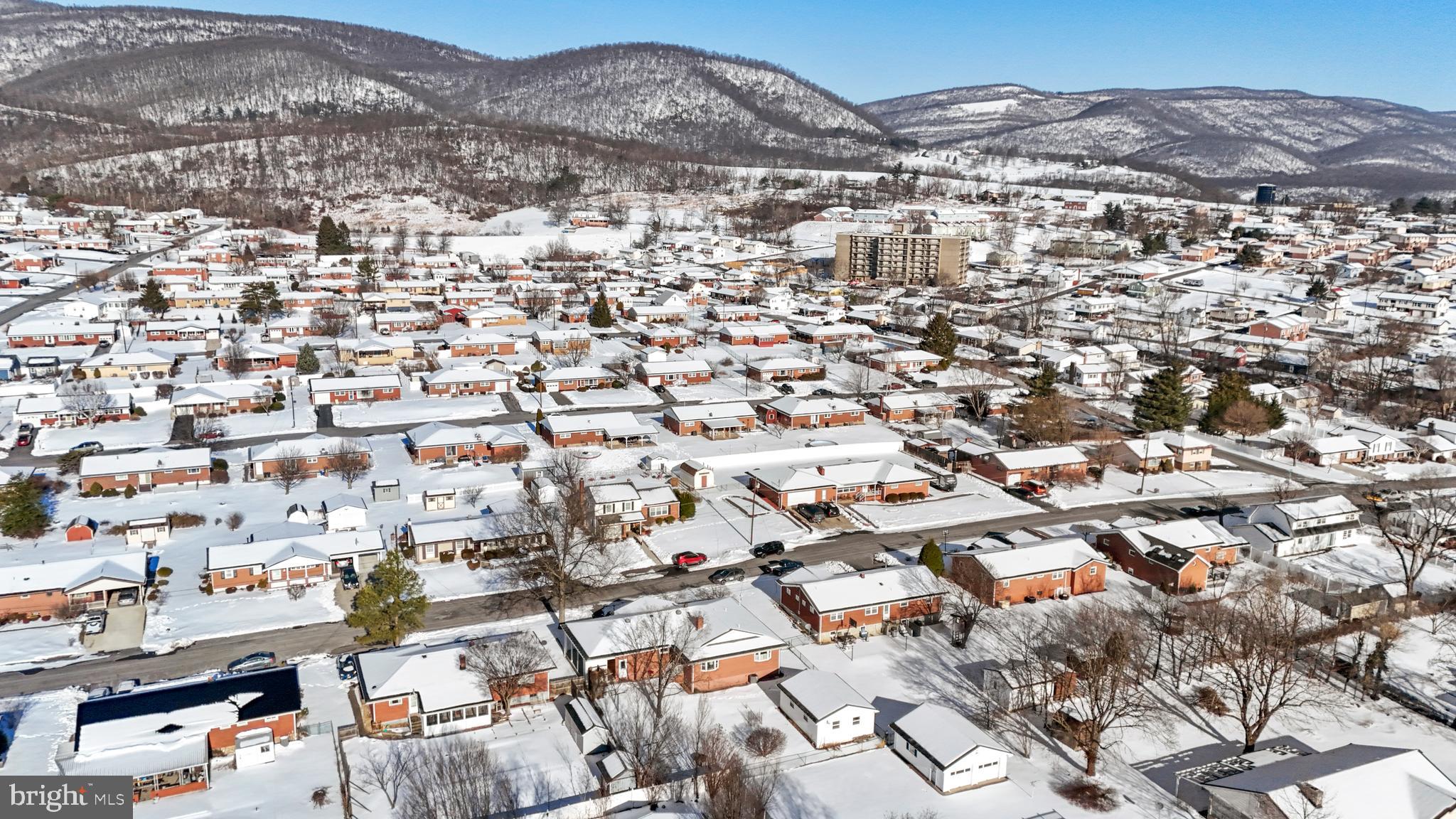 LUDWICK AIRPORT - Residential