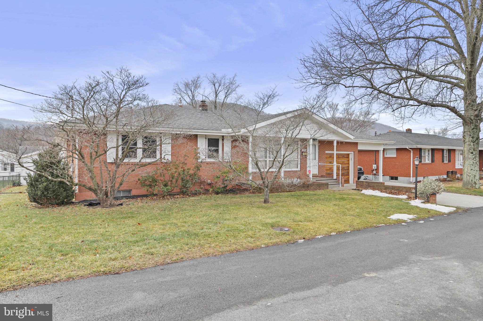 LUDWICK AIRPORT - Residential