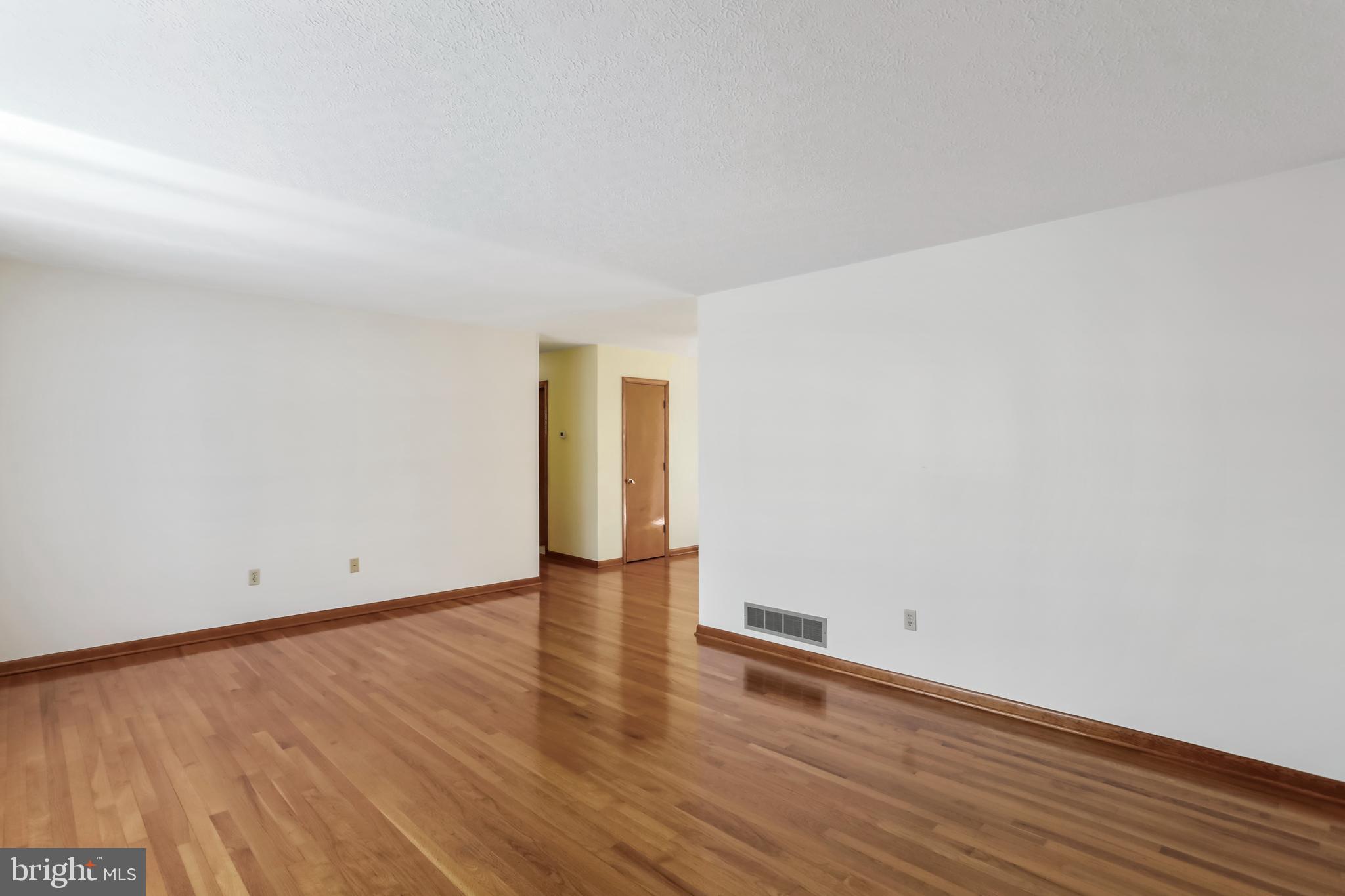 LUDWICK AIRPORT - Residential