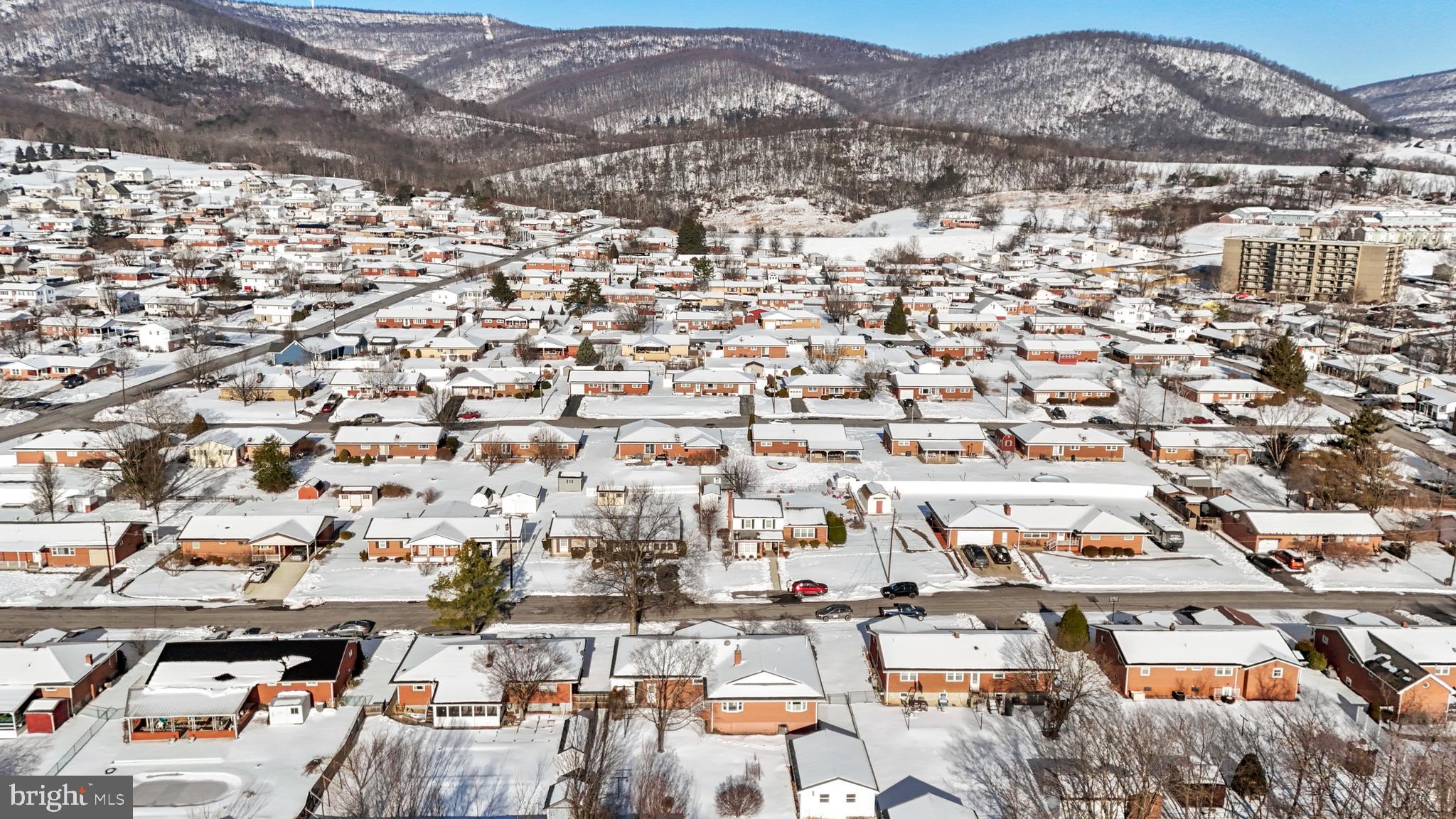 LUDWICK AIRPORT - Residential